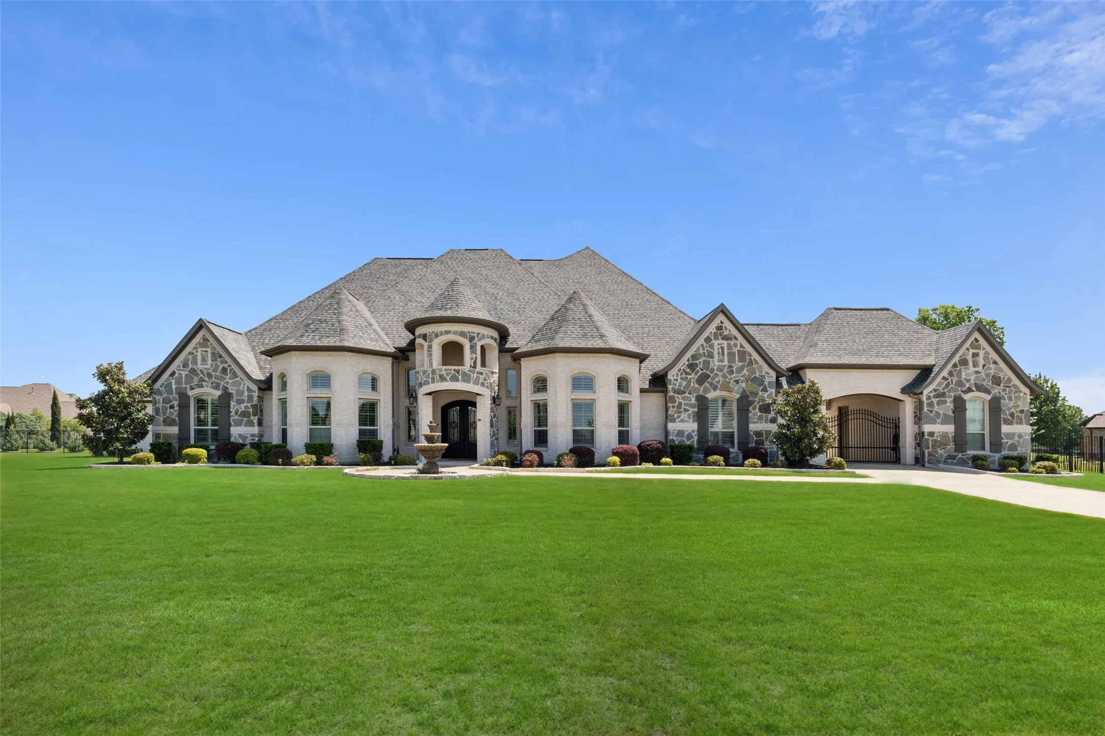 Single Family Residence For Sale in Collin County , 5302 Berwick Lane, Parker, Texas 75002, 6 Bedroom, 7 Bathroom, 3 Garage spaces, 6,924 Sqft, built in 2016, mls#21364937, Real Estate Agent in Parker, Homes For Sale in Collin county, Homes For Sale in Parker, Realtor in Parker Texas, Real Estate Brokerage Independent Realty Texas, Luminita Cordes Realtor