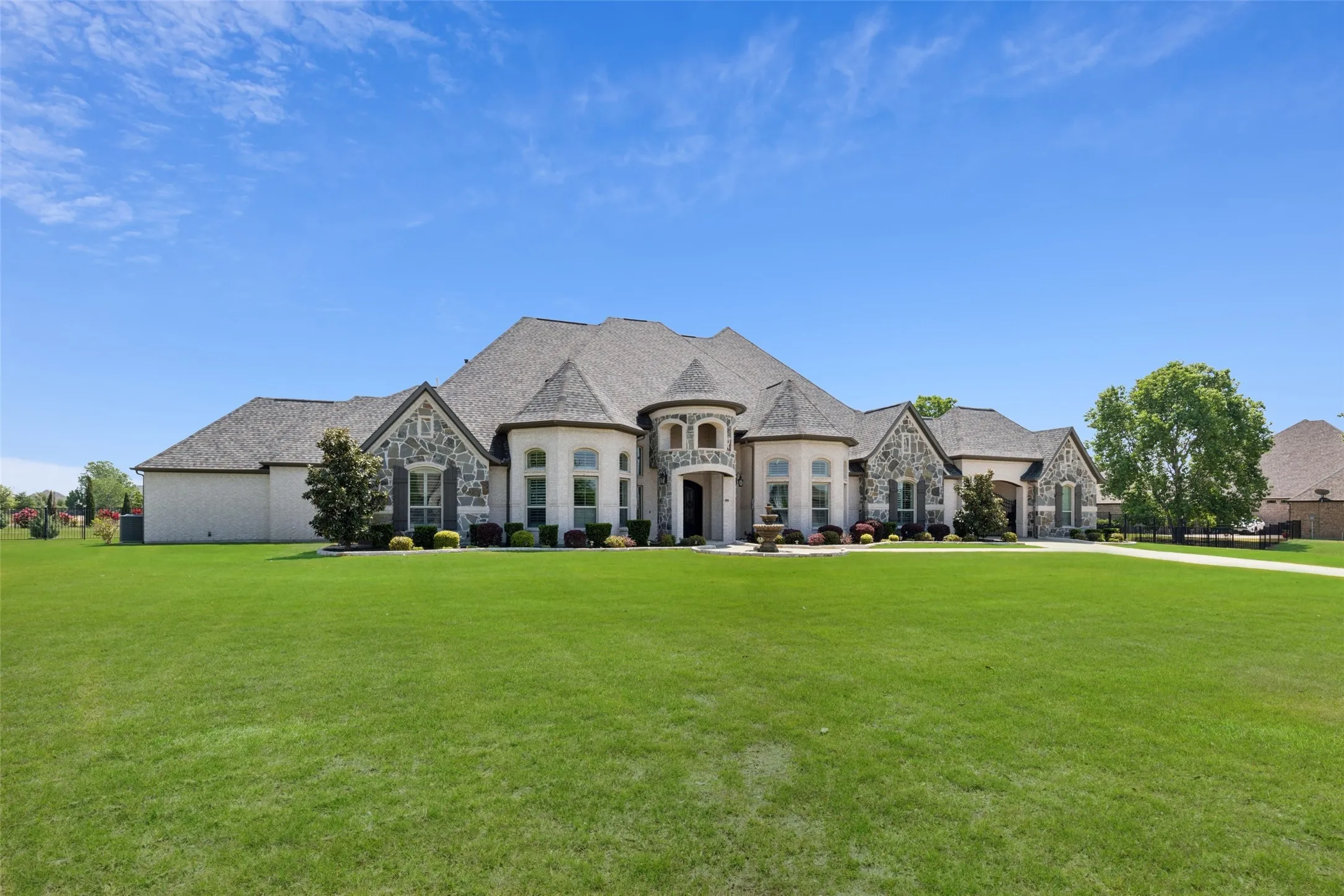 Single Family Residence For Sale in Collin County , 5302 Berwick Lane, Parker, Texas 75002, 6 Bedroom, 7 Bathroom, 3 Garage spaces, 6,924 Sqft, built in 2016, mls#21364937, Real Estate Agent in Parker, Homes For Sale in Collin county, Homes For Sale in Parker, Realtor in Parker Texas, Real Estate Brokerage Independent Realty Texas, Luminita Cordes Realtor