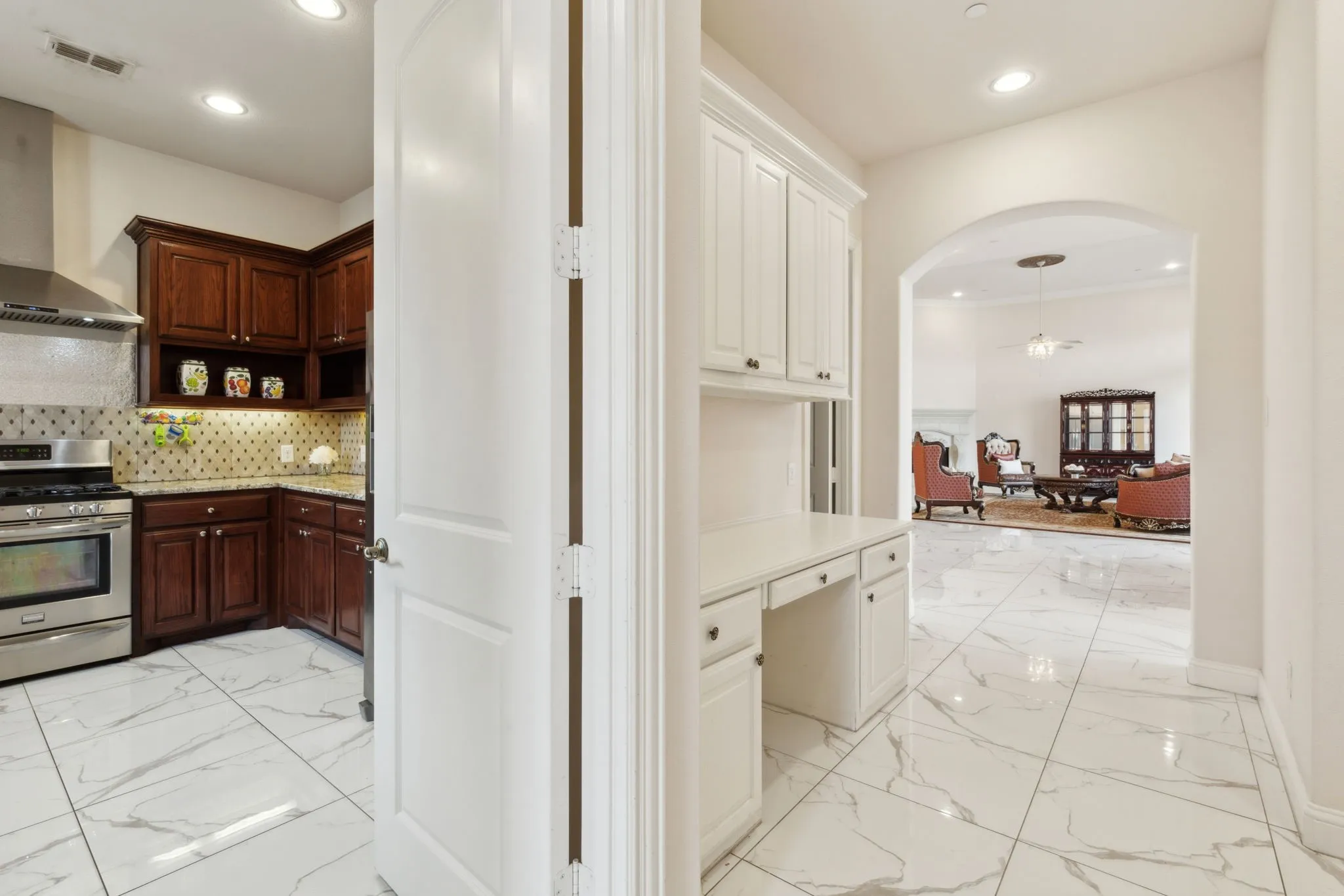 Single Family Residence For Sale in Collin County , 5302 Berwick Lane, Parker, Texas 75002, 6 Bedroom, 7 Bathroom, 3 Garage spaces, 6,924 Sqft, built in 2016, mls#21364937, Real Estate Agent in Parker, Homes For Sale in Collin county, Homes For Sale in Parker, Realtor in Parker Texas, Real Estate Brokerage Independent Realty Texas, Luminita Cordes Realtor