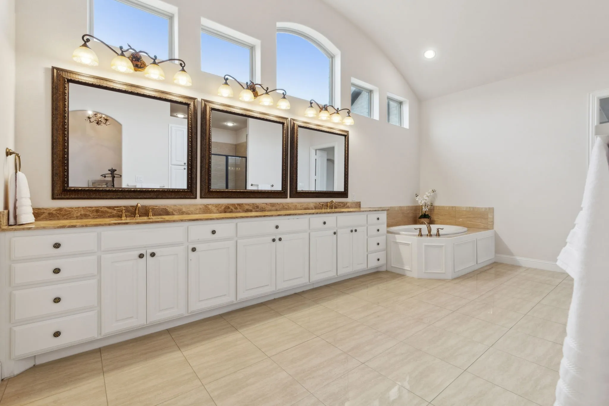 Single Family Residence For Sale in Collin County , 5302 Berwick Lane, Parker, Texas 75002, 6 Bedroom, 7 Bathroom, 3 Garage spaces, 6,924 Sqft, built in 2016, mls#21364937, Real Estate Agent in Parker, Homes For Sale in Collin county, Homes For Sale in Parker, Realtor in Parker Texas, Real Estate Brokerage Independent Realty Texas, Luminita Cordes Realtor