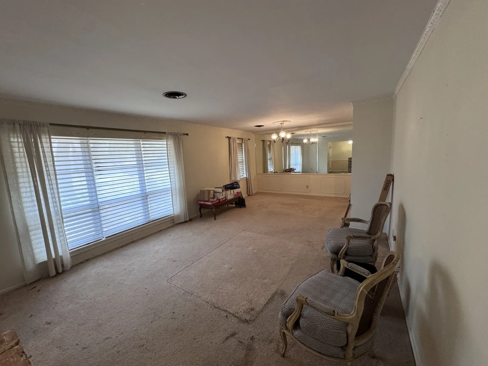 Single Family Residence For Sale in Dallas County , 806 Sharpshire Street, Grand Prairie, Texas 75050, 3 Bedroom, 2 Bathroom, 2 Garage spaces, 2,181 Sqft, built in 1962, mls#21372687, Real Estate Agent in Grand Prairie, Homes For Sale in Dallas county, Homes For Sale in Grand Prairie, Realtor in Grand Prairie Texas, Real Estate Brokerage Independent Realty Texas, Luminita Cordes Realtor