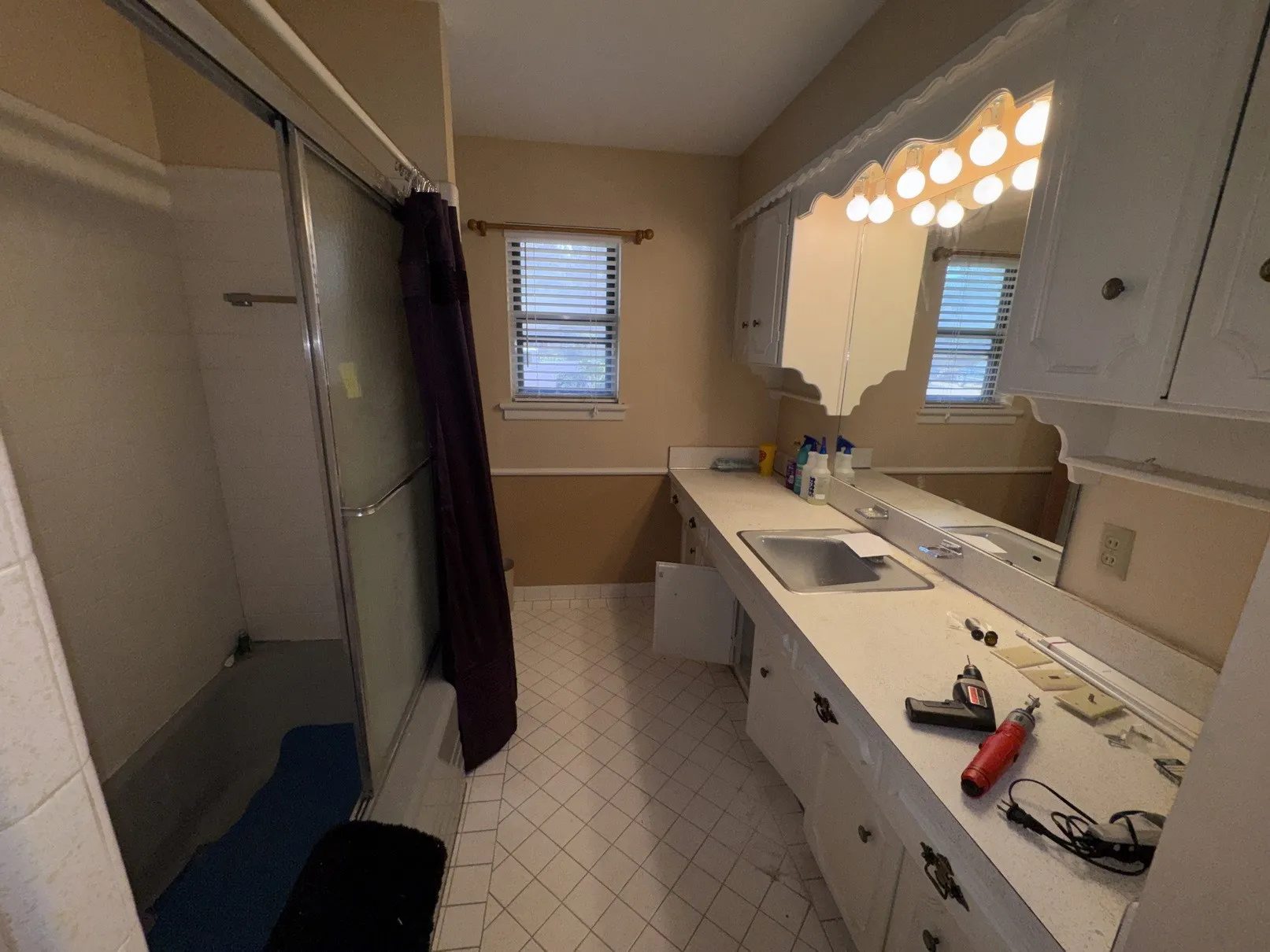 Single Family Residence For Sale in Dallas County , 806 Sharpshire Street, Grand Prairie, Texas 75050, 3 Bedroom, 2 Bathroom, 2 Garage spaces, 2,181 Sqft, built in 1962, mls#21372687, Real Estate Agent in Grand Prairie, Homes For Sale in Dallas county, Homes For Sale in Grand Prairie, Realtor in Grand Prairie Texas, Real Estate Brokerage Independent Realty Texas, Luminita Cordes Realtor