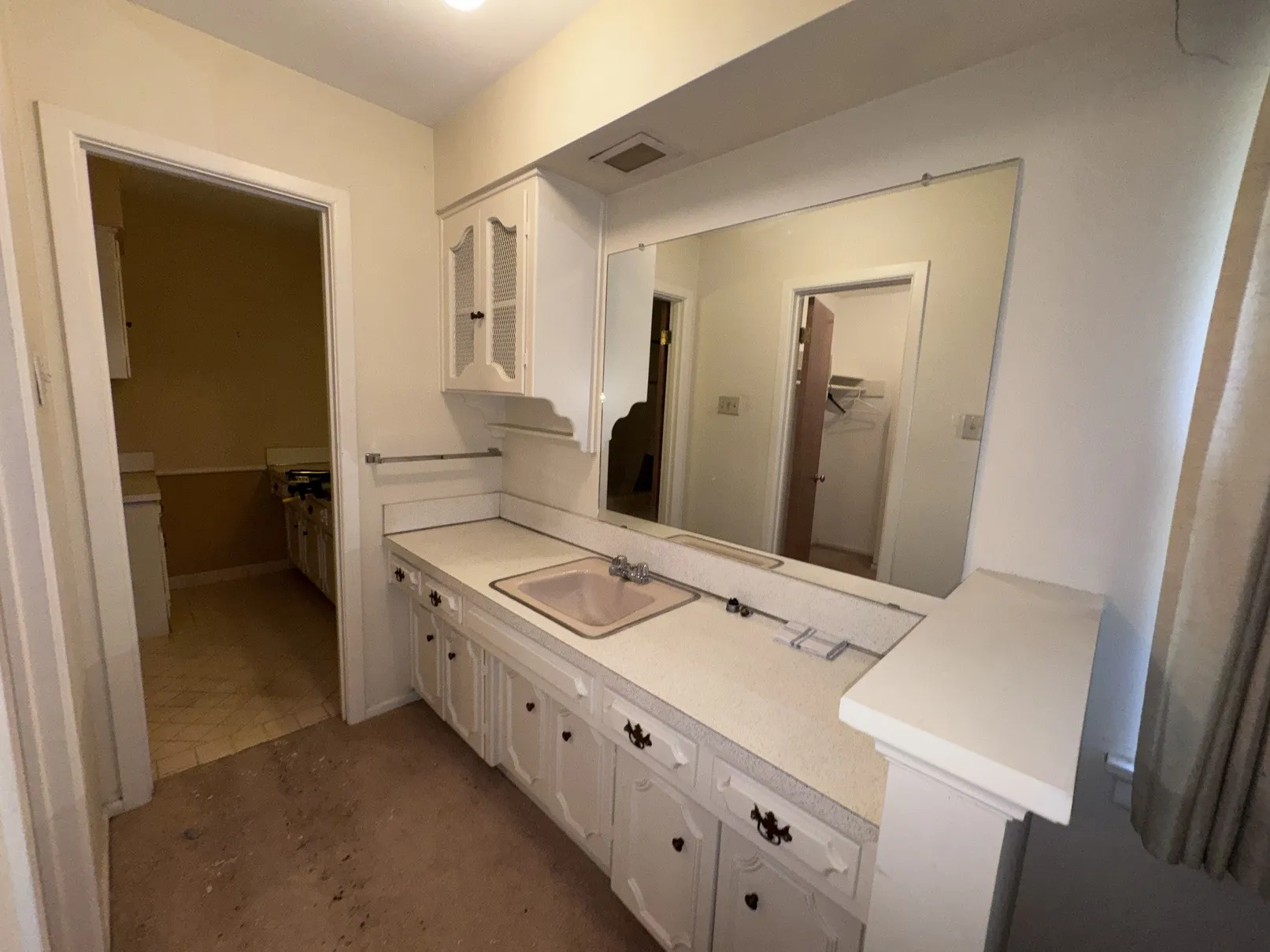 Single Family Residence For Sale in Dallas County , 806 Sharpshire Street, Grand Prairie, Texas 75050, 3 Bedroom, 2 Bathroom, 2 Garage spaces, 2,181 Sqft, built in 1962, mls#21372687, Real Estate Agent in Grand Prairie, Homes For Sale in Dallas county, Homes For Sale in Grand Prairie, Realtor in Grand Prairie Texas, Real Estate Brokerage Independent Realty Texas, Luminita Cordes Realtor