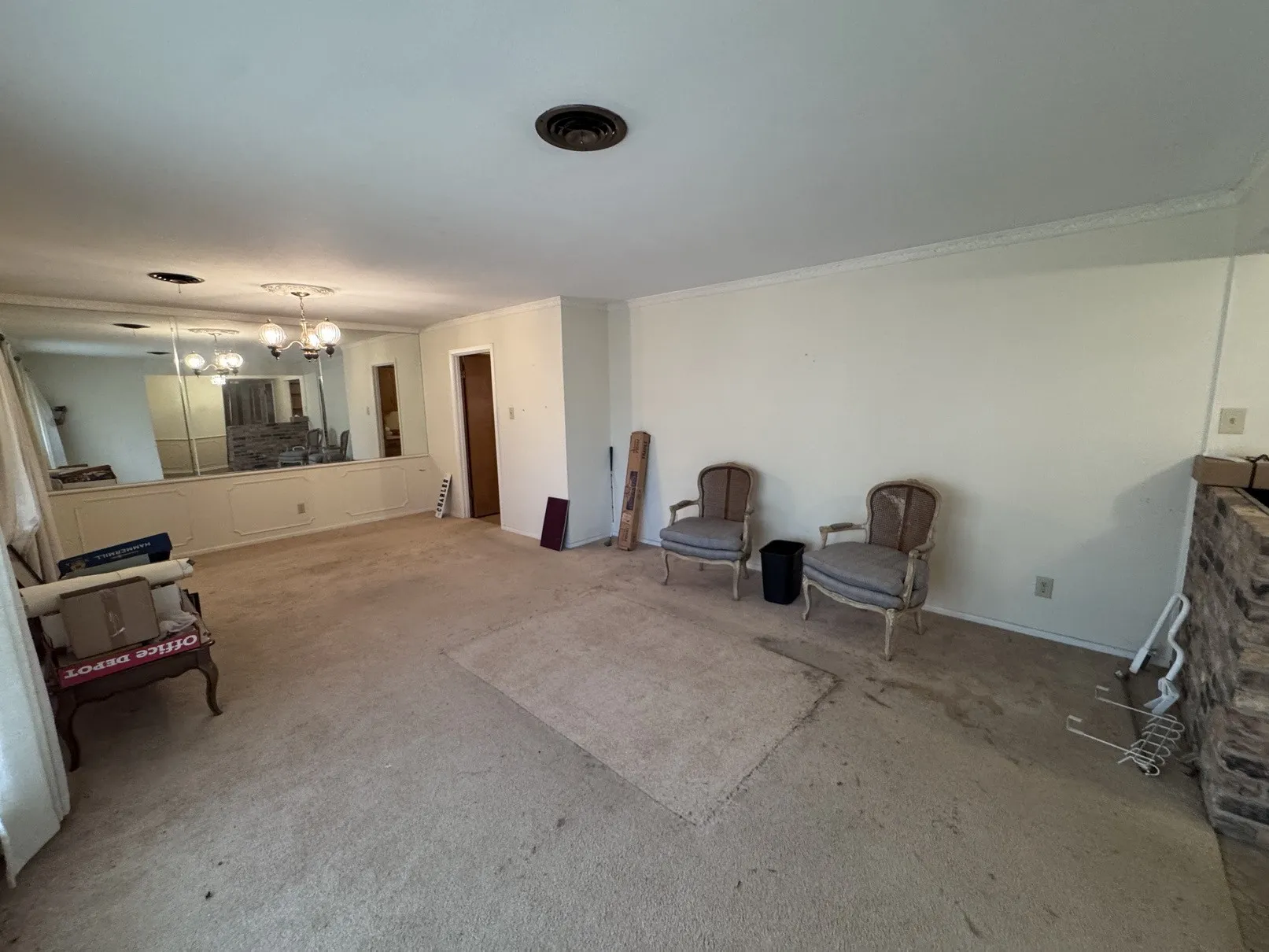 Single Family Residence For Sale in Dallas County , 806 Sharpshire Street, Grand Prairie, Texas 75050, 3 Bedroom, 2 Bathroom, 2 Garage spaces, 2,181 Sqft, built in 1962, mls#21372687, Real Estate Agent in Grand Prairie, Homes For Sale in Dallas county, Homes For Sale in Grand Prairie, Realtor in Grand Prairie Texas, Real Estate Brokerage Independent Realty Texas, Luminita Cordes Realtor