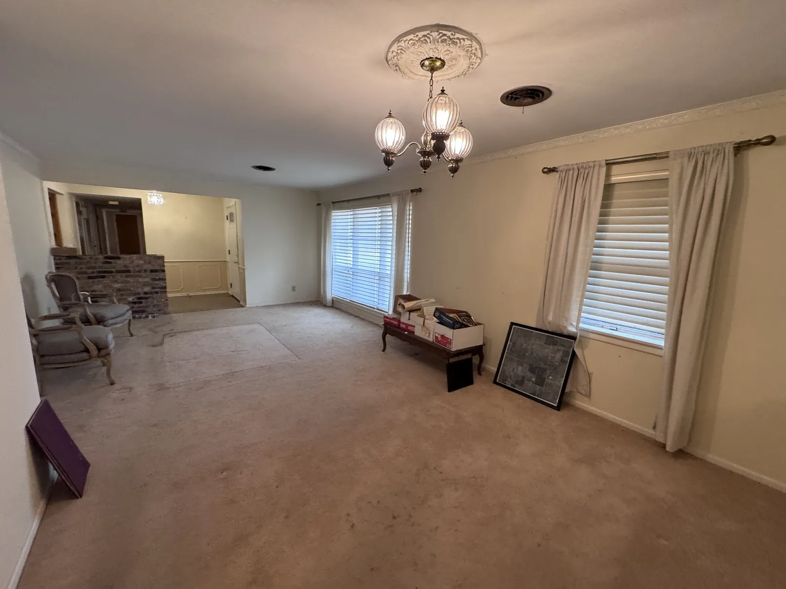 Single Family Residence For Sale in Dallas County , 806 Sharpshire Street, Grand Prairie, Texas 75050, 3 Bedroom, 2 Bathroom, 2 Garage spaces, 2,181 Sqft, built in 1962, mls#21372687, Real Estate Agent in Grand Prairie, Homes For Sale in Dallas county, Homes For Sale in Grand Prairie, Realtor in Grand Prairie Texas, Real Estate Brokerage Independent Realty Texas, Luminita Cordes Realtor
