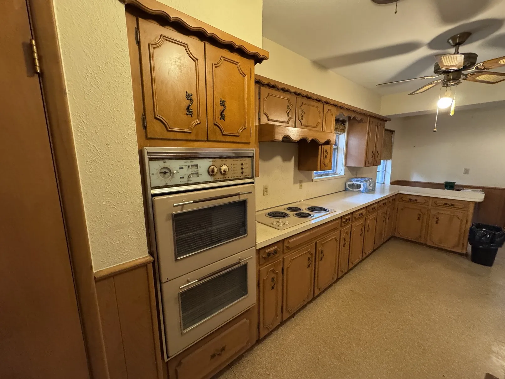 Single Family Residence For Sale in Dallas County , 806 Sharpshire Street, Grand Prairie, Texas 75050, 3 Bedroom, 2 Bathroom, 2 Garage spaces, 2,181 Sqft, built in 1962, mls#21372687, Real Estate Agent in Grand Prairie, Homes For Sale in Dallas county, Homes For Sale in Grand Prairie, Realtor in Grand Prairie Texas, Real Estate Brokerage Independent Realty Texas, Luminita Cordes Realtor