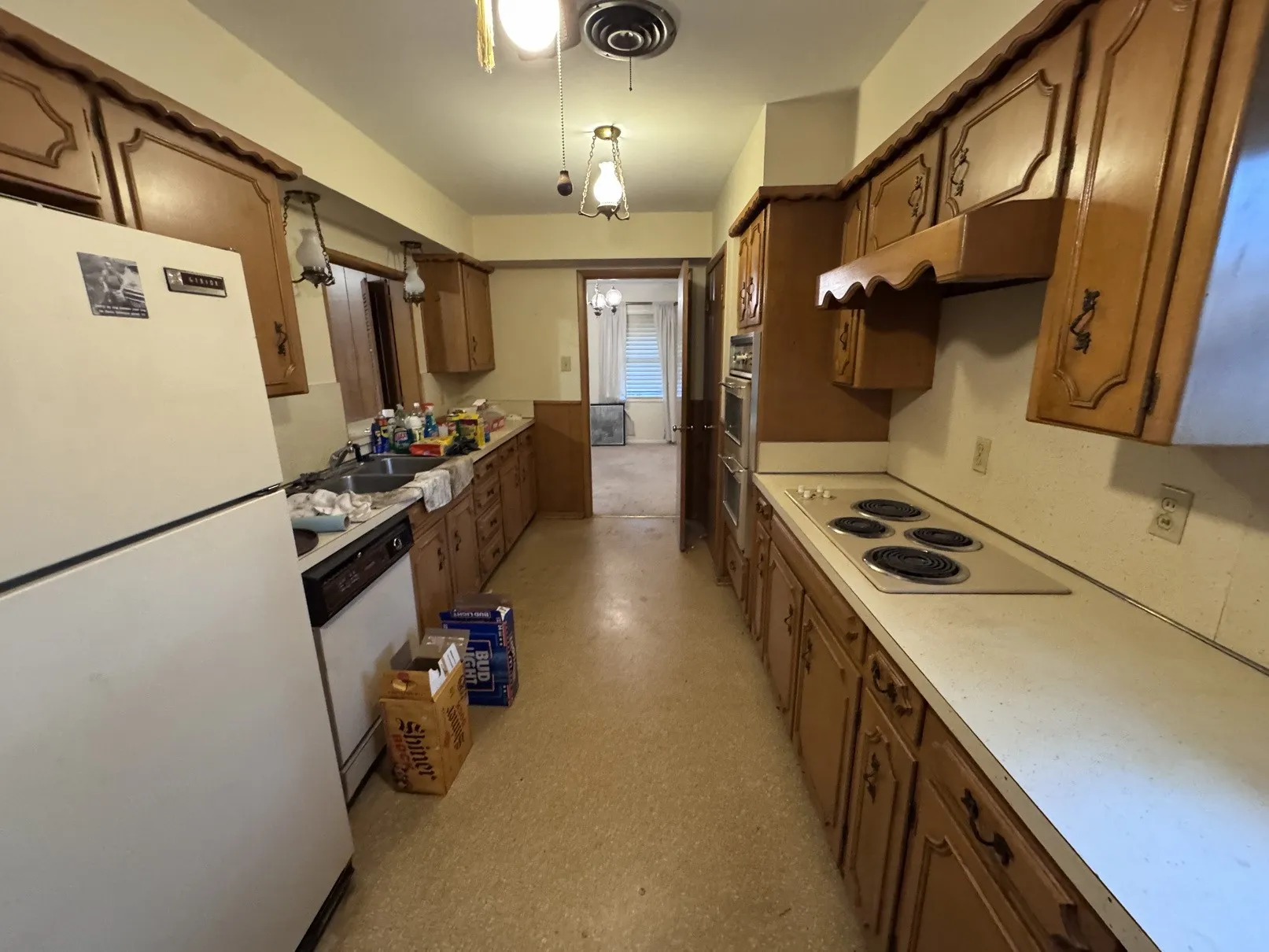 Single Family Residence For Sale in Dallas County , 806 Sharpshire Street, Grand Prairie, Texas 75050, 3 Bedroom, 2 Bathroom, 2 Garage spaces, 2,181 Sqft, built in 1962, mls#21372687, Real Estate Agent in Grand Prairie, Homes For Sale in Dallas county, Homes For Sale in Grand Prairie, Realtor in Grand Prairie Texas, Real Estate Brokerage Independent Realty Texas, Luminita Cordes Realtor