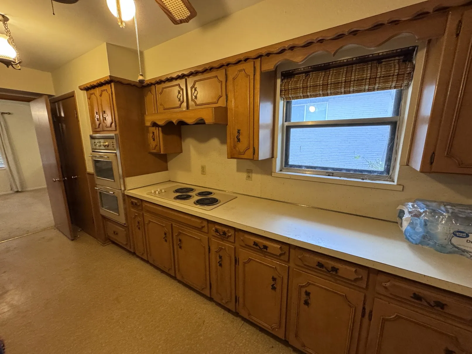 Single Family Residence For Sale in Dallas County , 806 Sharpshire Street, Grand Prairie, Texas 75050, 3 Bedroom, 2 Bathroom, 2 Garage spaces, 2,181 Sqft, built in 1962, mls#21372687, Real Estate Agent in Grand Prairie, Homes For Sale in Dallas county, Homes For Sale in Grand Prairie, Realtor in Grand Prairie Texas, Real Estate Brokerage Independent Realty Texas, Luminita Cordes Realtor