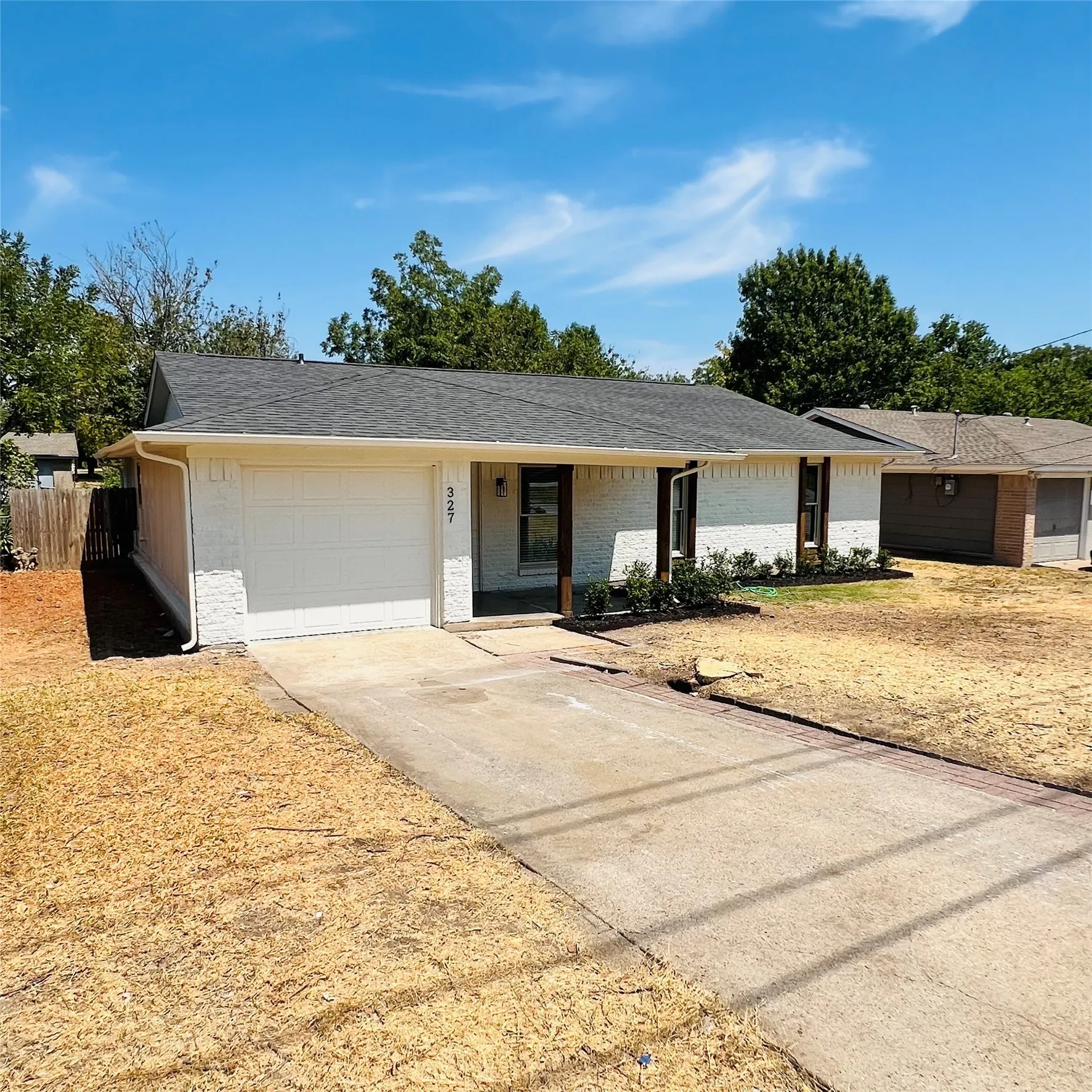 Single Family Residence For Rent in Dallas County , 327 E Center Street, Duncanville, Texas 75116, 3 Bedroom, 2 Bathroom, 1 Garage spaces, 1,408 Sqft, built in 1966, mls#21372696, Real Estate Agent in Duncanville, Homes For Rent in Dallas county, Homes For Rent in Duncanville, Realtor in Duncanville Texas, Real Estate Brokerage Independent Realty Texas, Luminita Cordes Realtor