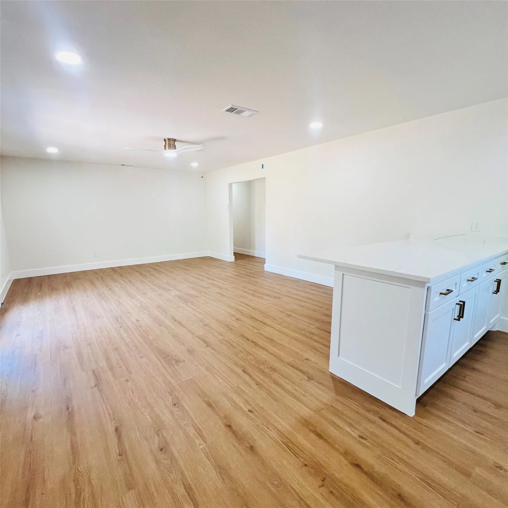 Single Family Residence For Rent in Dallas County , 327 E Center Street, Duncanville, Texas 75116, 3 Bedroom, 2 Bathroom, 1 Garage spaces, 1,408 Sqft, built in 1966, mls#21372696, Real Estate Agent in Duncanville, Homes For Rent in Dallas county, Homes For Rent in Duncanville, Realtor in Duncanville Texas, Real Estate Brokerage Independent Realty Texas, Luminita Cordes Realtor
