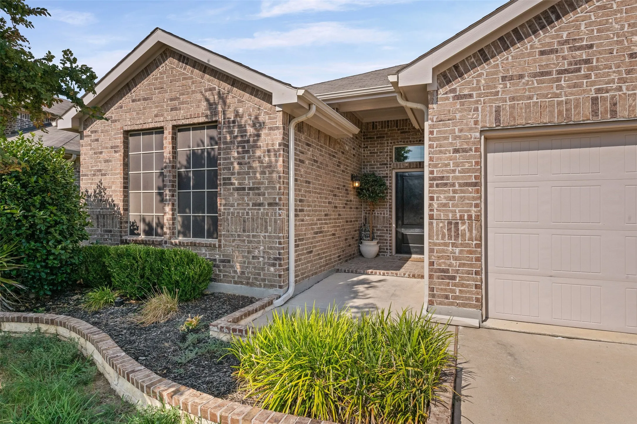 Single Family Residence For Rent in Denton County , 15852 Back Nine Road, Fort Worth, Texas 76177, 4 Bedroom, 2 Bathroom, 2 Garage spaces, 1,788 Sqft, built in 2018, mls#21372620, Real Estate Agent in Fort Worth, Homes For Rent in Denton county, Homes For Rent in Fort Worth, Realtor in Fort Worth Texas, Real Estate Brokerage Independent Realty Texas, Luminita Cordes Realtor