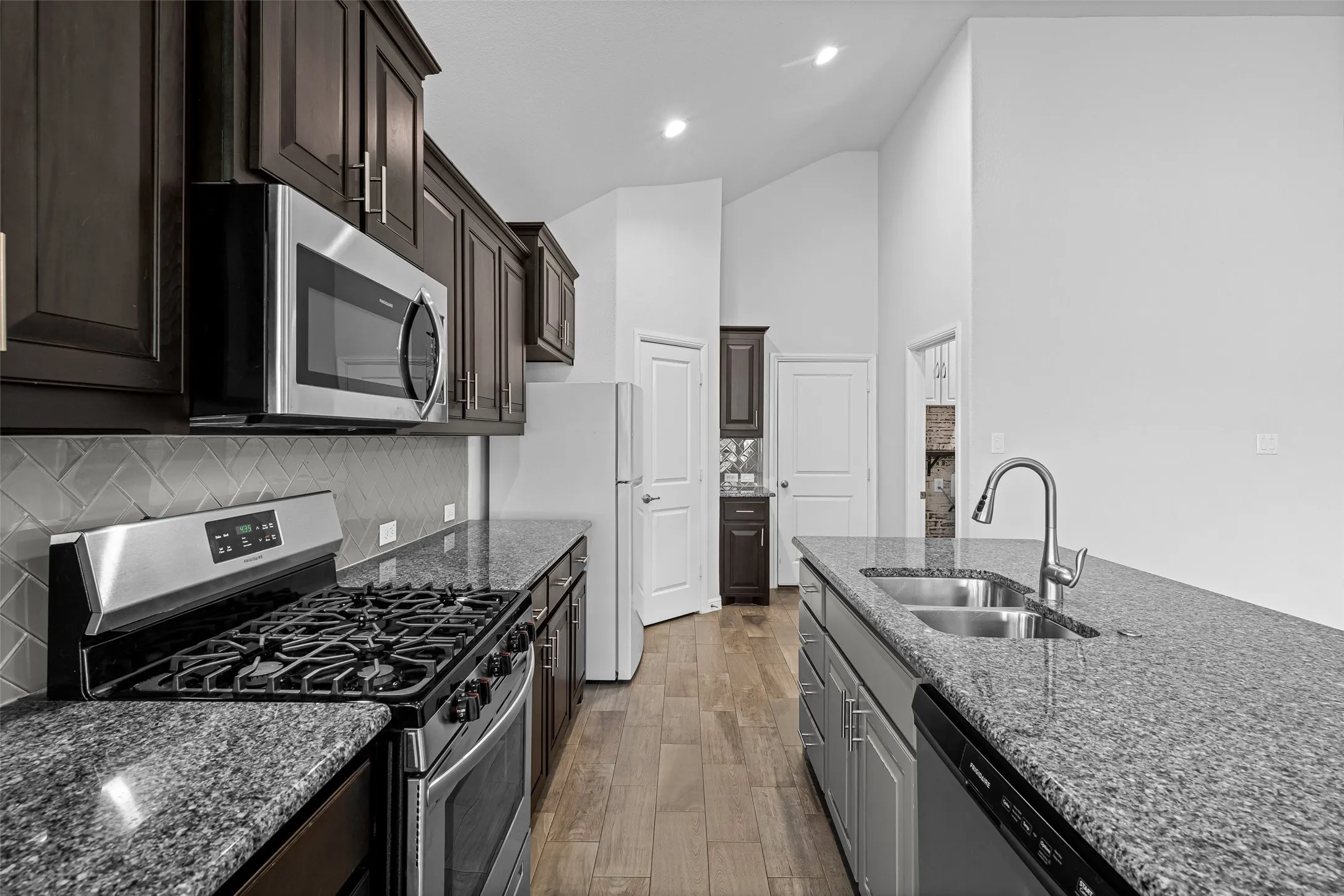 Single Family Residence For Rent in Denton County , 15852 Back Nine Road, Fort Worth, Texas 76177, 4 Bedroom, 2 Bathroom, 2 Garage spaces, 1,788 Sqft, built in 2018, mls#21372620, Real Estate Agent in Fort Worth, Homes For Rent in Denton county, Homes For Rent in Fort Worth, Realtor in Fort Worth Texas, Real Estate Brokerage Independent Realty Texas, Luminita Cordes Realtor