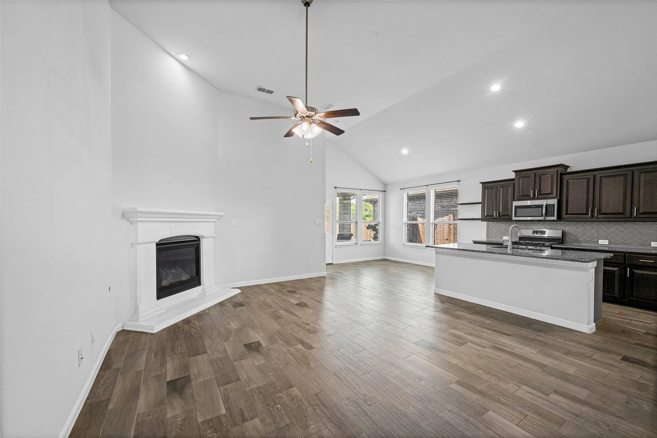 Single Family Residence For Rent in Denton County , 15852 Back Nine Road, Fort Worth, Texas 76177, 4 Bedroom, 2 Bathroom, 2 Garage spaces, 1,788 Sqft, built in 2018, mls#21372620, Real Estate Agent in Fort Worth, Homes For Rent in Denton county, Homes For Rent in Fort Worth, Realtor in Fort Worth Texas, Real Estate Brokerage Independent Realty Texas, Luminita Cordes Realtor