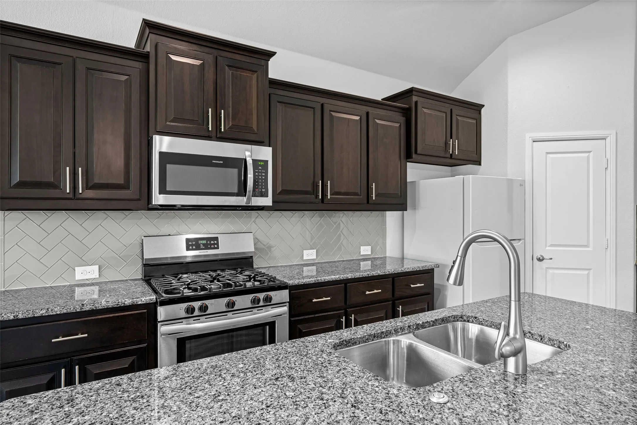 Single Family Residence For Rent in Denton County , 15852 Back Nine Road, Fort Worth, Texas 76177, 4 Bedroom, 2 Bathroom, 2 Garage spaces, 1,788 Sqft, built in 2018, mls#21372620, Real Estate Agent in Fort Worth, Homes For Rent in Denton county, Homes For Rent in Fort Worth, Realtor in Fort Worth Texas, Real Estate Brokerage Independent Realty Texas, Luminita Cordes Realtor