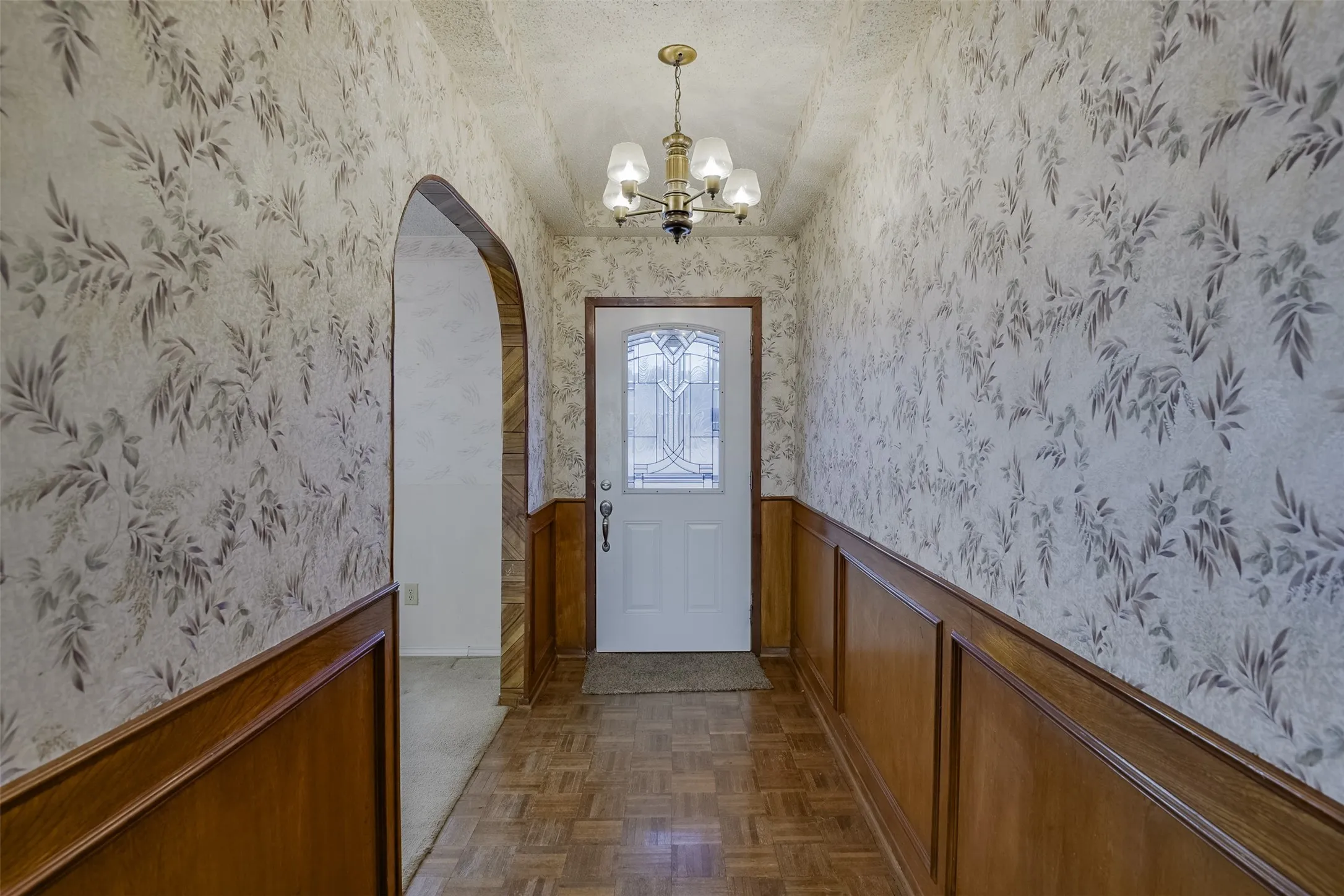 Single Family Residence For Sale in Ellis County , 514 Sunflower Street, Red Oak, Texas 75154, 4 Bedroom, 3 Bathroom, 2 Garage spaces, 2,448 Sqft, built in 1979, mls#21367978, Real Estate Agent in Red Oak, Homes For Sale in Ellis county, Homes For Sale in Red Oak, Realtor in Red Oak Texas, Real Estate Brokerage Independent Realty Texas, Luminita Cordes Realtor
