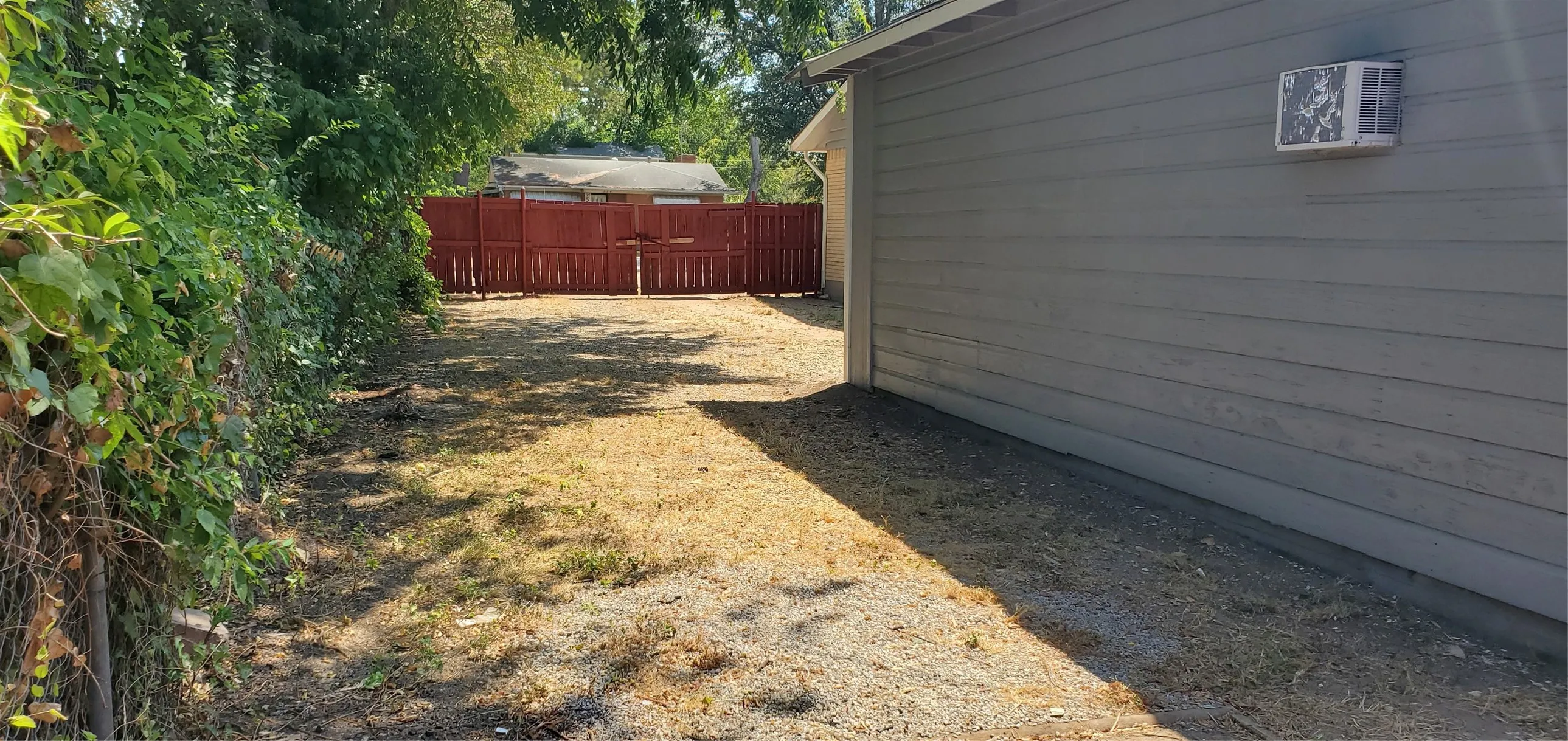 Single Family Residence For Sale in Dallas County , 935 Powell Road, Mesquite, Texas 75149, 3 Bedroom, 2 Bathroom, 2 Garage spaces, 750 Sqft, built in 1954, mls#21372656, Real Estate Agent in Mesquite, Homes For Sale in Dallas county, Homes For Sale in Mesquite, Realtor in Mesquite Texas, Real Estate Brokerage Independent Realty Texas, Luminita Cordes Realtor