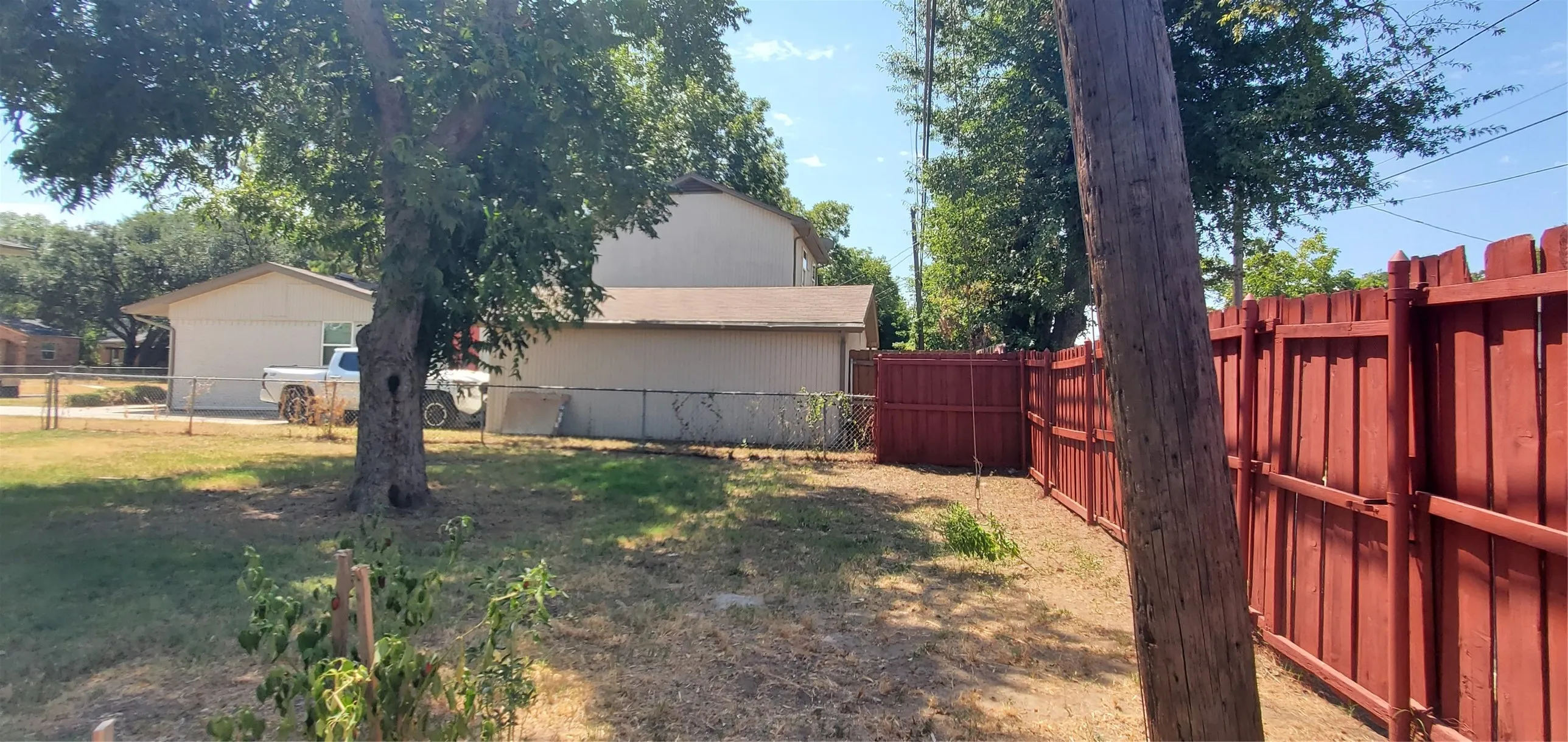 Single Family Residence For Sale in Dallas County , 935 Powell Road, Mesquite, Texas 75149, 3 Bedroom, 2 Bathroom, 2 Garage spaces, 750 Sqft, built in 1954, mls#21372656, Real Estate Agent in Mesquite, Homes For Sale in Dallas county, Homes For Sale in Mesquite, Realtor in Mesquite Texas, Real Estate Brokerage Independent Realty Texas, Luminita Cordes Realtor