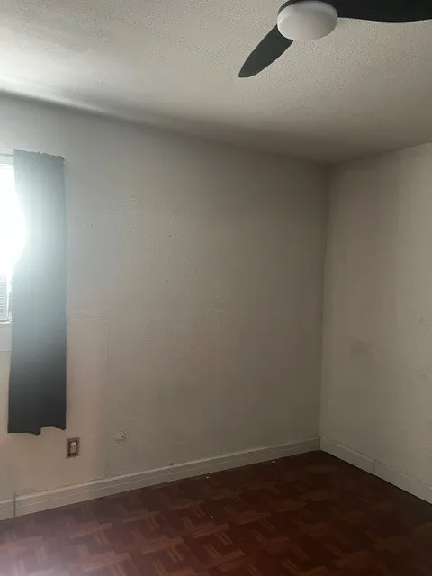 Single Family Residence For Sale in Ellis County , 1400 Dr Martin Luther King Jr Boulevard, Waxahachie, Texas 75165, 1 Bedroom, 1 Bathroom, Garage spaces, 1,000 Sqft, built in 1960, mls#21372691, Real Estate Agent in Waxahachie, Homes For Sale in Ellis county, Homes For Sale in Waxahachie, Realtor in Waxahachie Texas, Real Estate Brokerage Independent Realty Texas, Luminita Cordes Realtor