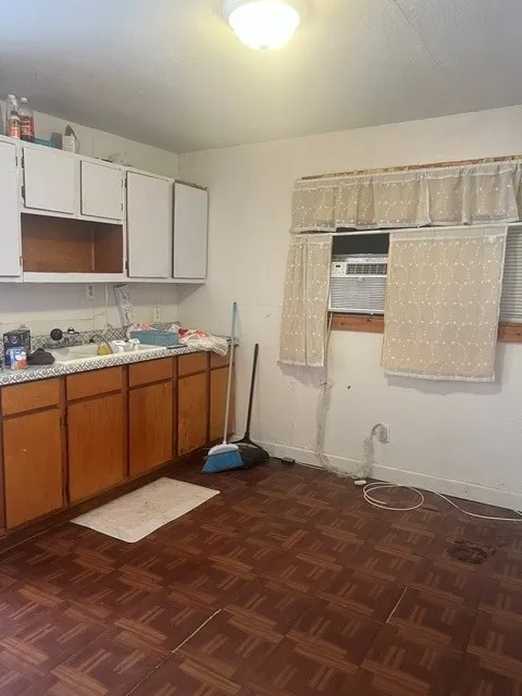 Single Family Residence For Sale in Ellis County , 1400 Dr Martin Luther King Jr Boulevard, Waxahachie, Texas 75165, 1 Bedroom, 1 Bathroom, Garage spaces, 1,000 Sqft, built in 1960, mls#21372691, Real Estate Agent in Waxahachie, Homes For Sale in Ellis county, Homes For Sale in Waxahachie, Realtor in Waxahachie Texas, Real Estate Brokerage Independent Realty Texas, Luminita Cordes Realtor