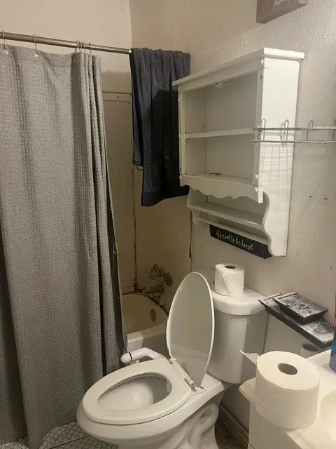 Single Family Residence For Sale in Ellis County , 1400 Dr Martin Luther King Jr Boulevard, Waxahachie, Texas 75165, 1 Bedroom, 1 Bathroom, Garage spaces, 1,000 Sqft, built in 1960, mls#21372691, Real Estate Agent in Waxahachie, Homes For Sale in Ellis county, Homes For Sale in Waxahachie, Realtor in Waxahachie Texas, Real Estate Brokerage Independent Realty Texas, Luminita Cordes Realtor