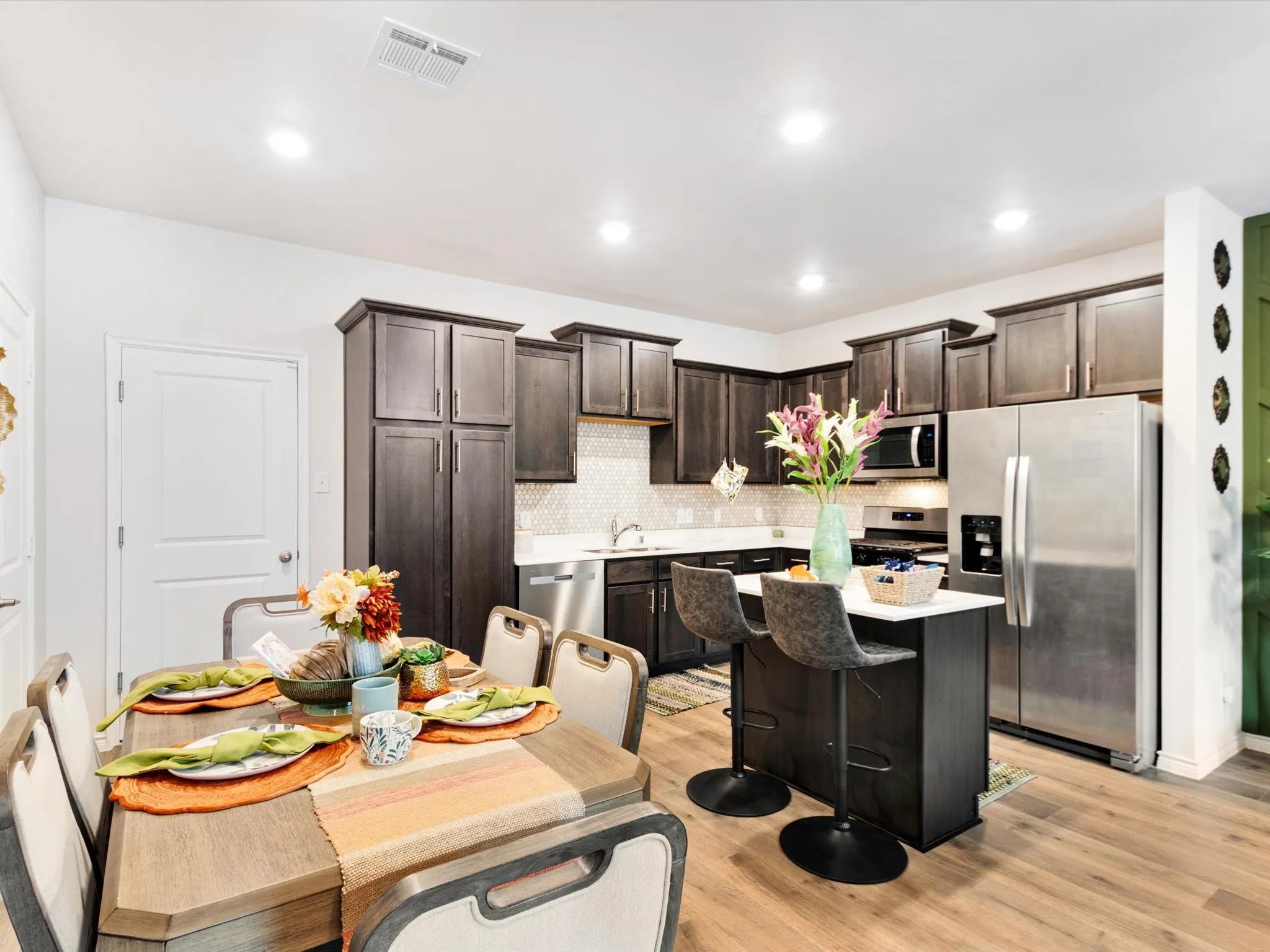 Townhouse For Sale in Dallas County , 1913 Buffalo Hill Drive, Mesquite, Texas 75149, 3 Bedroom, 3 Bathroom, 2 Garage spaces, 1,409 Sqft, built in 2022, mls#21372700, Real Estate Agent in Mesquite, Homes For Sale in Dallas county, Homes For Sale in Mesquite, Realtor in Mesquite Texas, Real Estate Brokerage Independent Realty Texas, Luminita Cordes Realtor