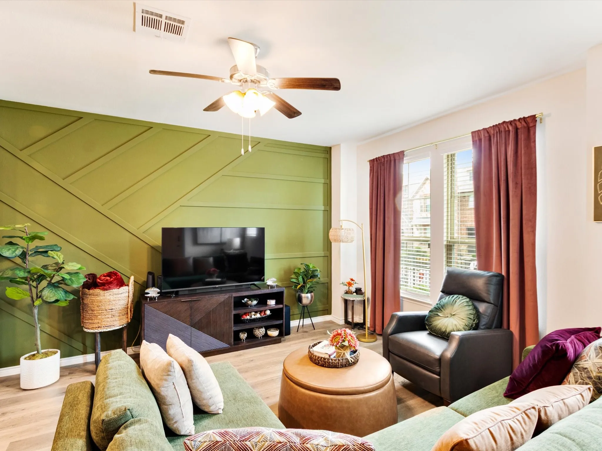 Townhouse For Sale in Dallas County , 1913 Buffalo Hill Drive, Mesquite, Texas 75149, 3 Bedroom, 3 Bathroom, 2 Garage spaces, 1,409 Sqft, built in 2022, mls#21372700, Real Estate Agent in Mesquite, Homes For Sale in Dallas county, Homes For Sale in Mesquite, Realtor in Mesquite Texas, Real Estate Brokerage Independent Realty Texas, Luminita Cordes Realtor