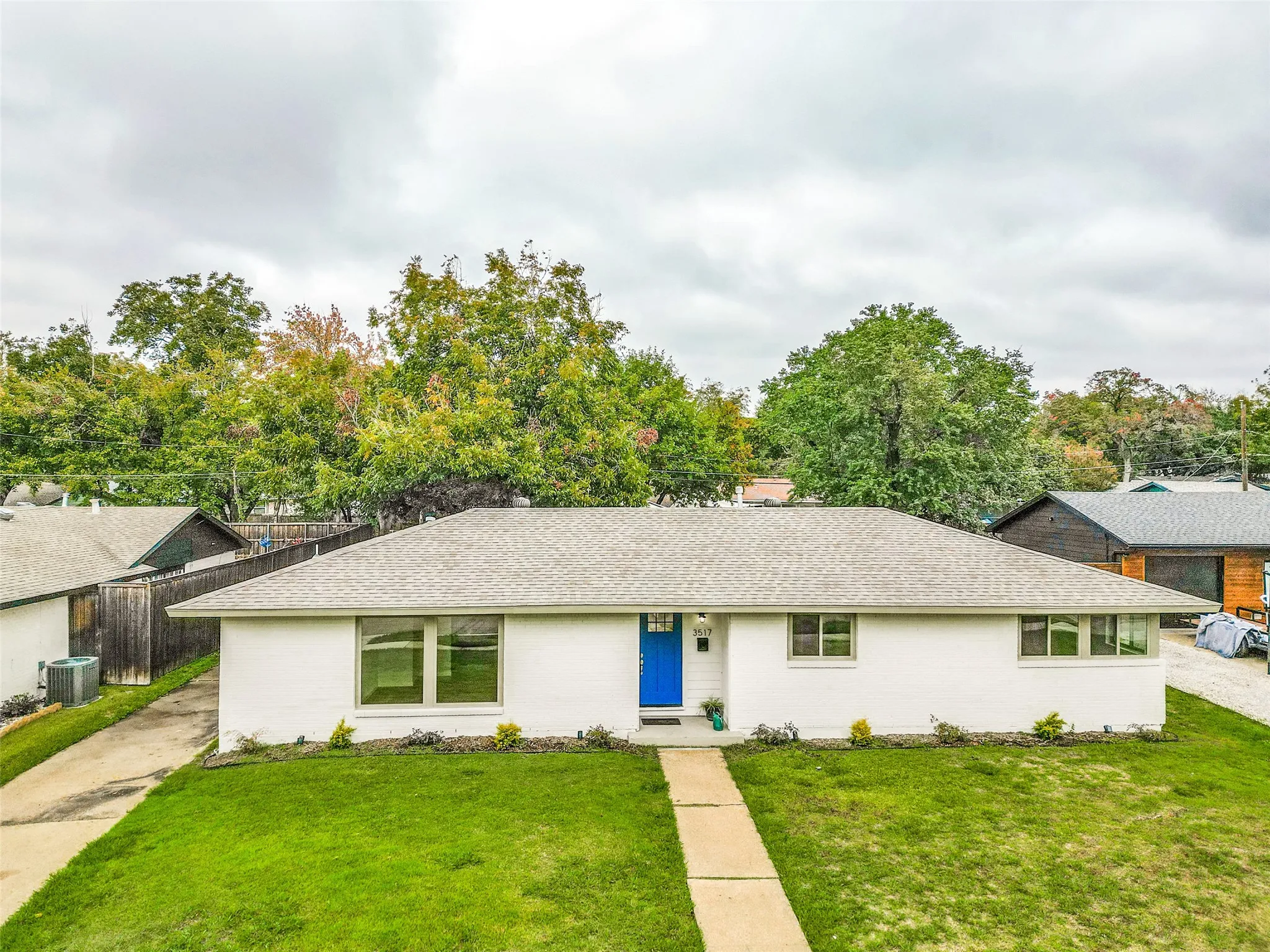 Single Family Residence For Rent in Dallas County , 3517 Woodleigh Drive, Dallas, Texas 75229, 3 Bedroom, 2 Bathroom, 2 Garage spaces, 1,569 Sqft, built in 1956, mls#21372697, Real Estate Agent in Dallas, Homes For Rent in Dallas county, Homes For Rent in Dallas, Realtor in Dallas Texas, Real Estate Brokerage Independent Realty Texas, Luminita Cordes Realtor