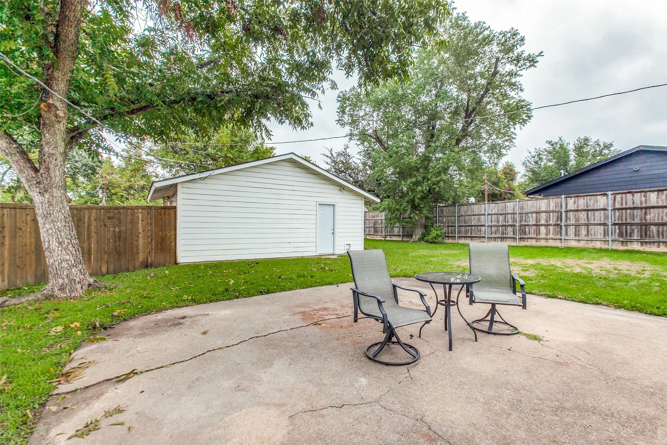 Single Family Residence For Rent in Dallas County , 3517 Woodleigh Drive, Dallas, Texas 75229, 3 Bedroom, 2 Bathroom, 2 Garage spaces, 1,569 Sqft, built in 1956, mls#21372697, Real Estate Agent in Dallas, Homes For Rent in Dallas county, Homes For Rent in Dallas, Realtor in Dallas Texas, Real Estate Brokerage Independent Realty Texas, Luminita Cordes Realtor