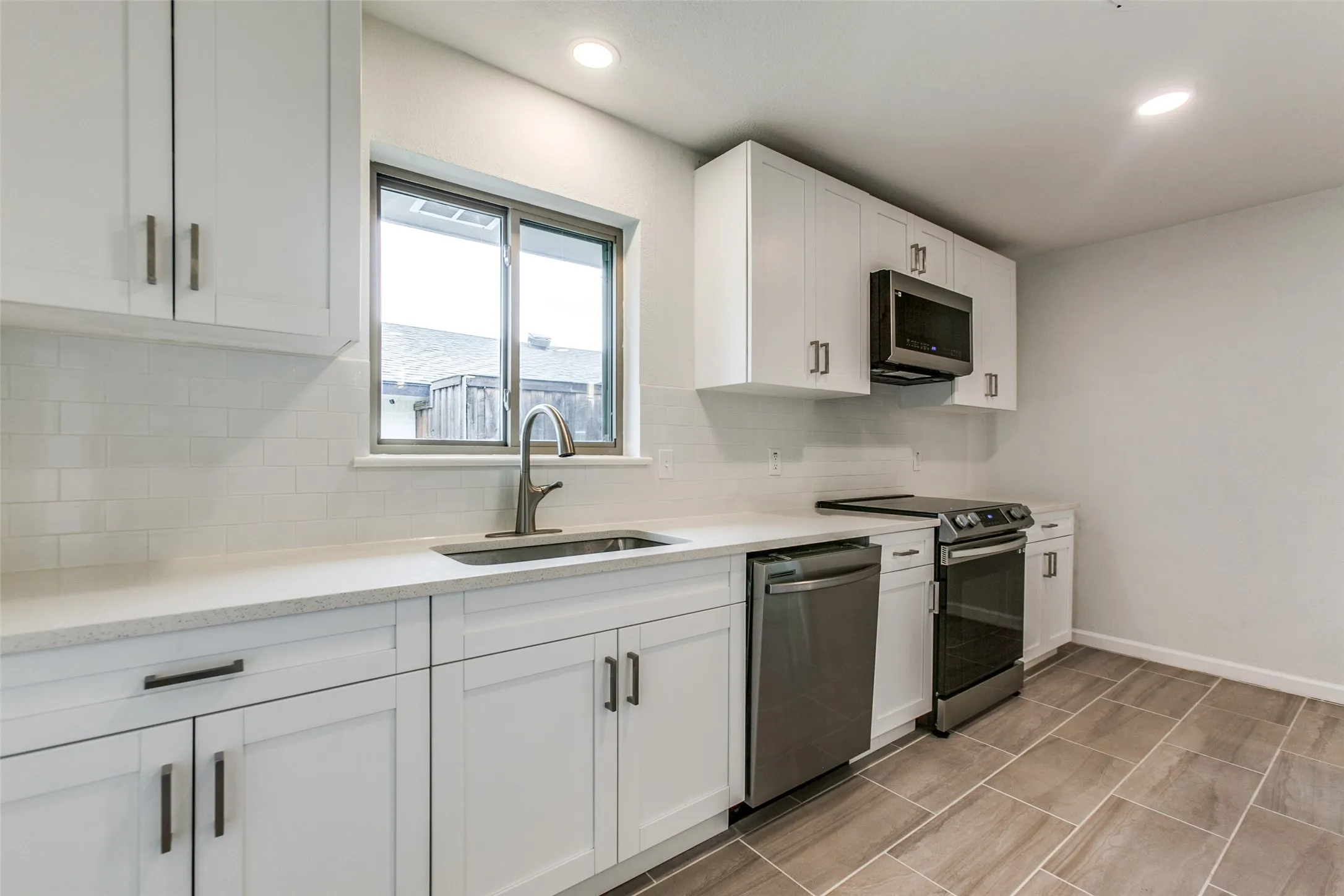 Single Family Residence For Rent in Dallas County , 3517 Woodleigh Drive, Dallas, Texas 75229, 3 Bedroom, 2 Bathroom, 2 Garage spaces, 1,569 Sqft, built in 1956, mls#21372697, Real Estate Agent in Dallas, Homes For Rent in Dallas county, Homes For Rent in Dallas, Realtor in Dallas Texas, Real Estate Brokerage Independent Realty Texas, Luminita Cordes Realtor
