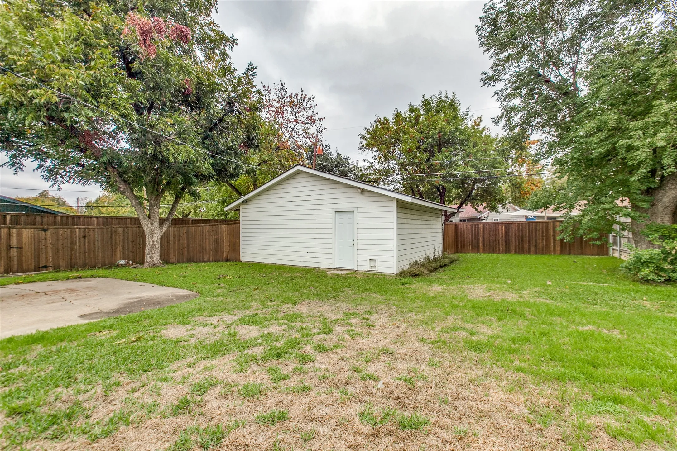 Single Family Residence For Rent in Dallas County , 3517 Woodleigh Drive, Dallas, Texas 75229, 3 Bedroom, 2 Bathroom, 2 Garage spaces, 1,569 Sqft, built in 1956, mls#21372697, Real Estate Agent in Dallas, Homes For Rent in Dallas county, Homes For Rent in Dallas, Realtor in Dallas Texas, Real Estate Brokerage Independent Realty Texas, Luminita Cordes Realtor