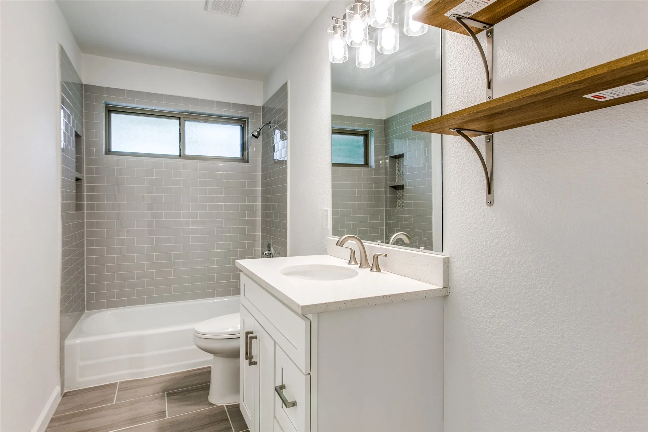 Single Family Residence For Rent in Dallas County , 3517 Woodleigh Drive, Dallas, Texas 75229, 3 Bedroom, 2 Bathroom, 2 Garage spaces, 1,569 Sqft, built in 1956, mls#21372697, Real Estate Agent in Dallas, Homes For Rent in Dallas county, Homes For Rent in Dallas, Realtor in Dallas Texas, Real Estate Brokerage Independent Realty Texas, Luminita Cordes Realtor
