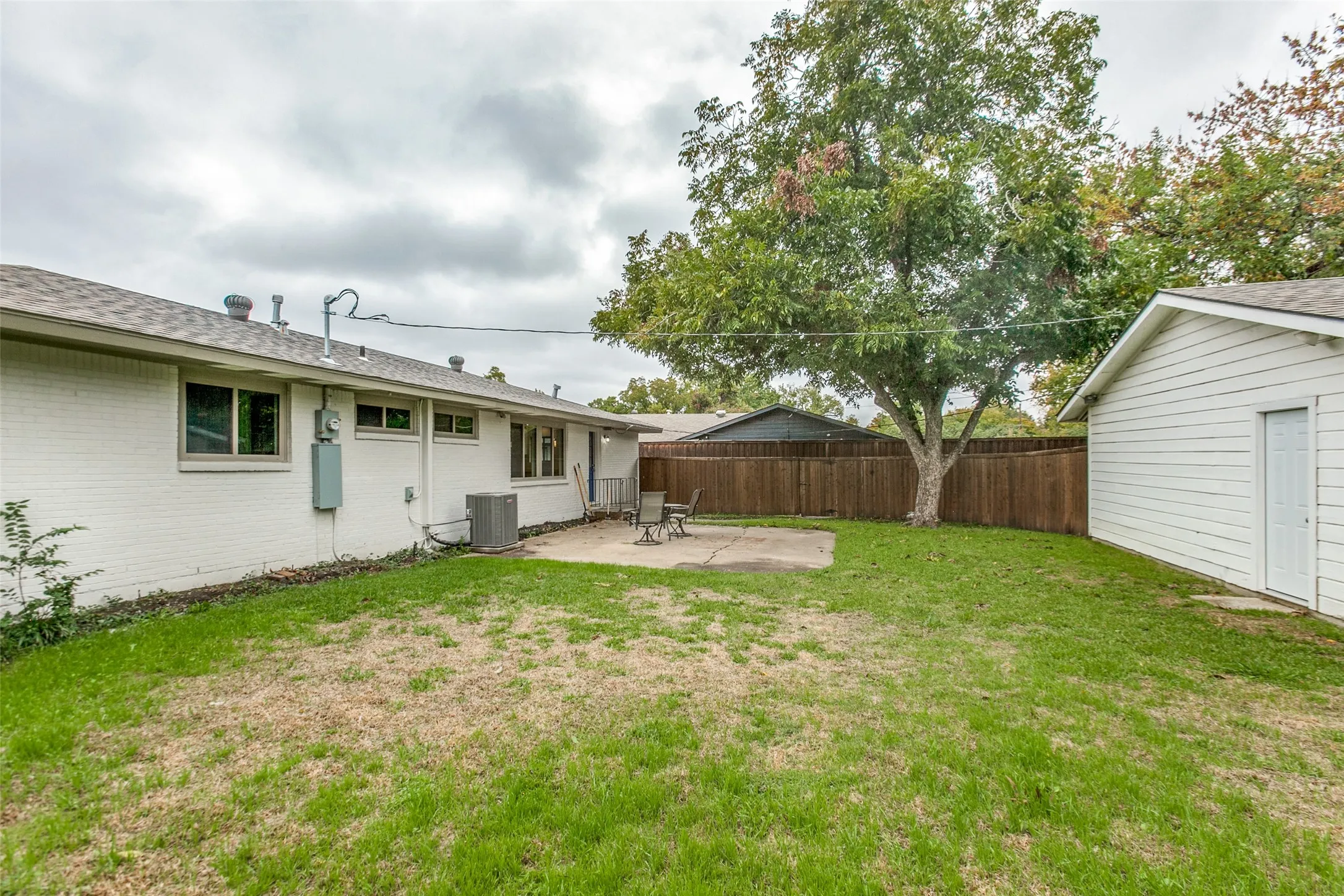Single Family Residence For Rent in Dallas County , 3517 Woodleigh Drive, Dallas, Texas 75229, 3 Bedroom, 2 Bathroom, 2 Garage spaces, 1,569 Sqft, built in 1956, mls#21372697, Real Estate Agent in Dallas, Homes For Rent in Dallas county, Homes For Rent in Dallas, Realtor in Dallas Texas, Real Estate Brokerage Independent Realty Texas, Luminita Cordes Realtor