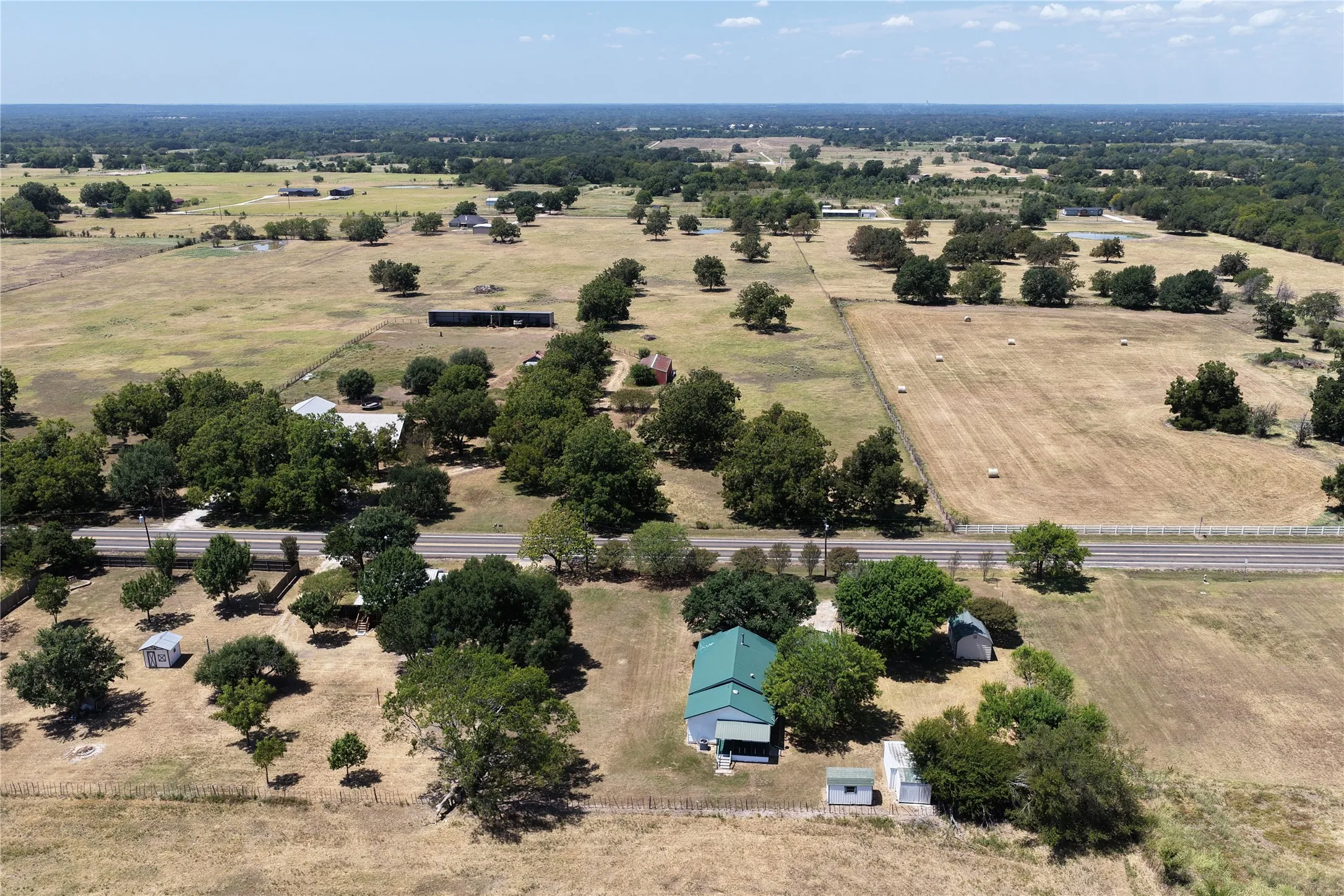 Single Family Residence For Sale in Freestone County , 923 Fm 80 S, Teague, Texas 75860, 2 Bedroom, 2 Bathroom, Garage spaces, 1,491 Sqft, built in 1985, mls#21371099, Real Estate Agent in Teague, Homes For Sale in Freestone county, Homes For Sale in Teague, Realtor in Teague Texas, Real Estate Brokerage Independent Realty Texas, Luminita Cordes Realtor