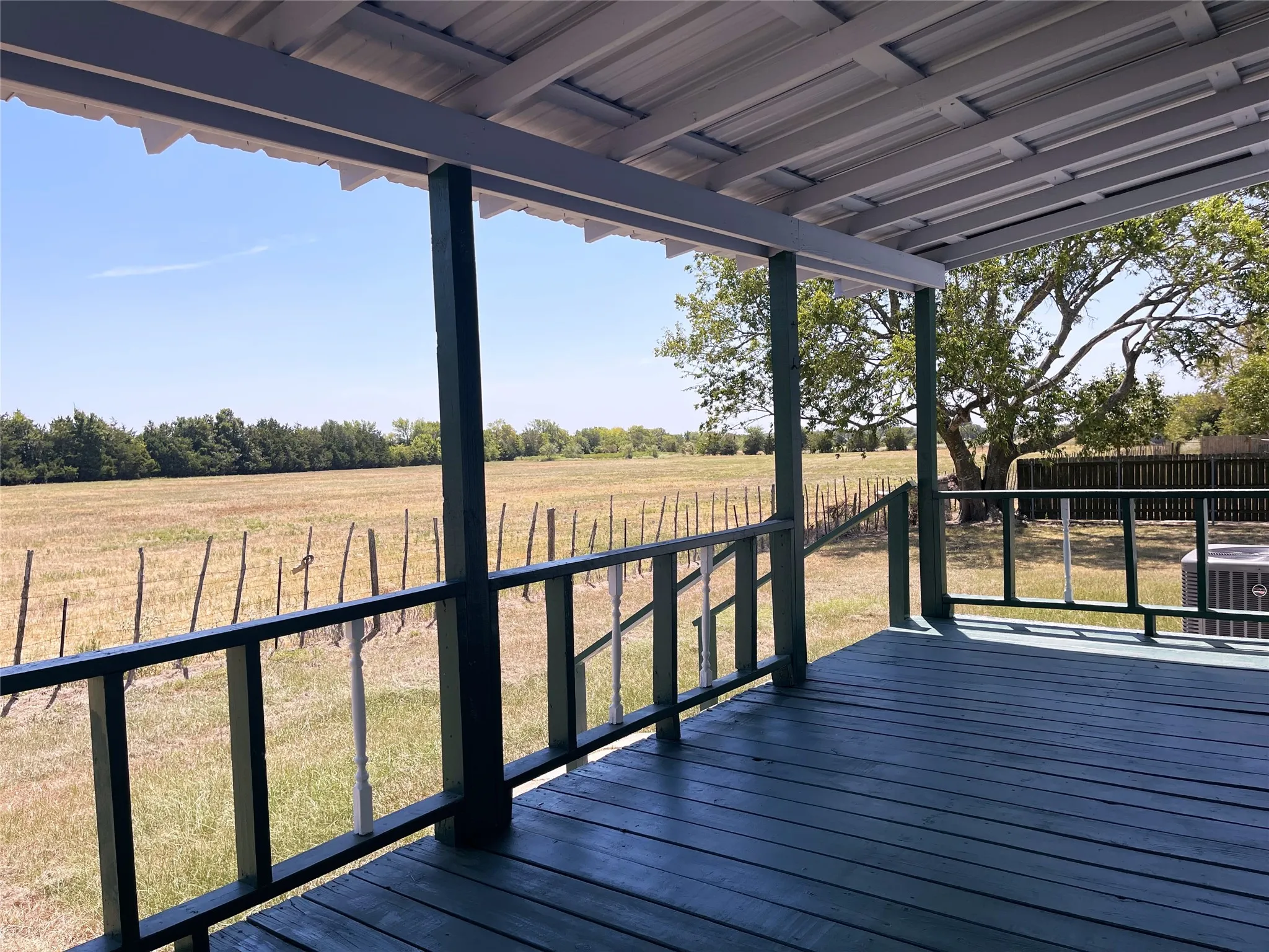 Single Family Residence For Sale in Freestone County , 923 Fm 80 S, Teague, Texas 75860, 2 Bedroom, 2 Bathroom, Garage spaces, 1,491 Sqft, built in 1985, mls#21371099, Real Estate Agent in Teague, Homes For Sale in Freestone county, Homes For Sale in Teague, Realtor in Teague Texas, Real Estate Brokerage Independent Realty Texas, Luminita Cordes Realtor