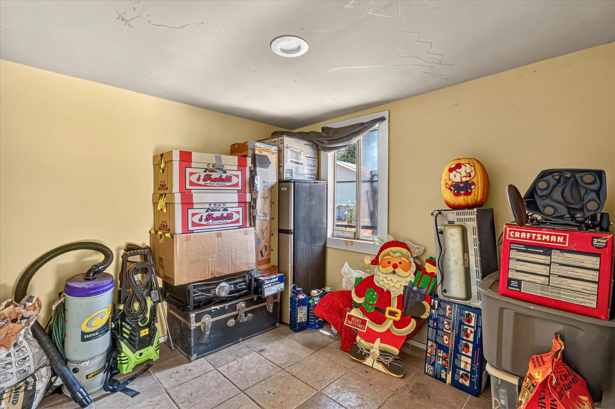 Single Family Residence For Sale in Dallas County , 3332 Coronet Boulevard, Dallas, Texas 75212, 2 Bedroom, 1 Bathroom, Garage spaces, 952 Sqft, built in 1948, mls#21372701, Real Estate Agent in Dallas, Homes For Sale in Dallas county, Homes For Sale in Dallas, Realtor in Dallas Texas, Real Estate Brokerage Independent Realty Texas, Luminita Cordes Realtor