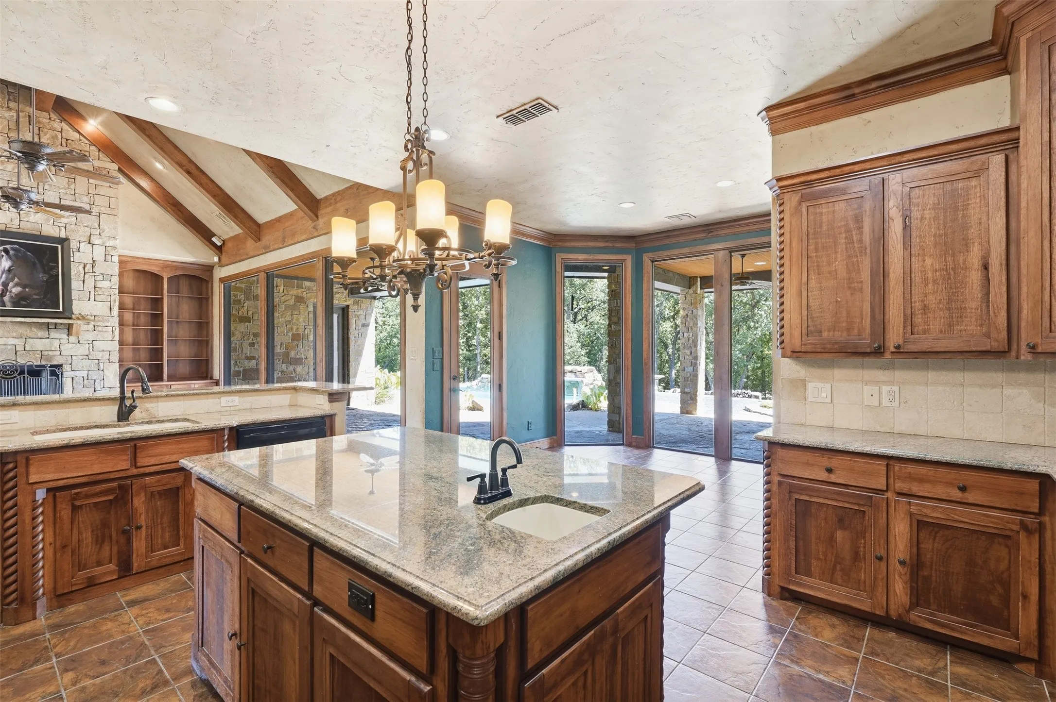Single Family Residence For Sale in Tarrant County , 6808 Nine Mile Bridge Road, Fort Worth, Texas 76135, 3 Bedroom, 3 Bathroom, 4 Garage spaces, 4,900 Sqft, built in 2006, mls#21369570, Real Estate Agent in Fort Worth, Homes For Sale in Tarrant county, Homes For Sale in Fort Worth, Realtor in Fort Worth Texas, Real Estate Brokerage Independent Realty Texas, Luminita Cordes Realtor