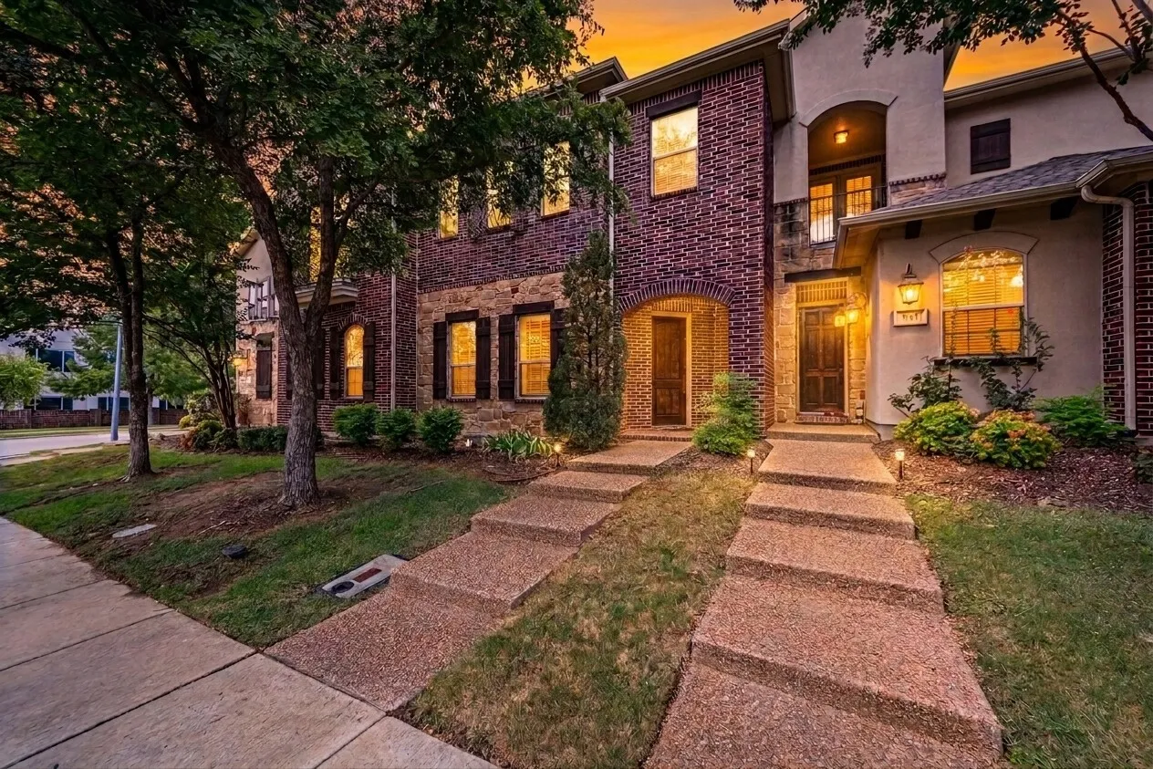 Townhouse For Rent in Dallas County , 8607 Calvin Road, Irving, Texas 75063, 3 Bedroom, 3 Bathroom, 2 Garage spaces, 2,271 Sqft, built in 2012, mls#21372705, Real Estate Agent in Irving, Homes For Rent in Dallas county, Homes For Rent in Irving, Realtor in Irving Texas, Real Estate Brokerage Independent Realty Texas, Luminita Cordes Realtor