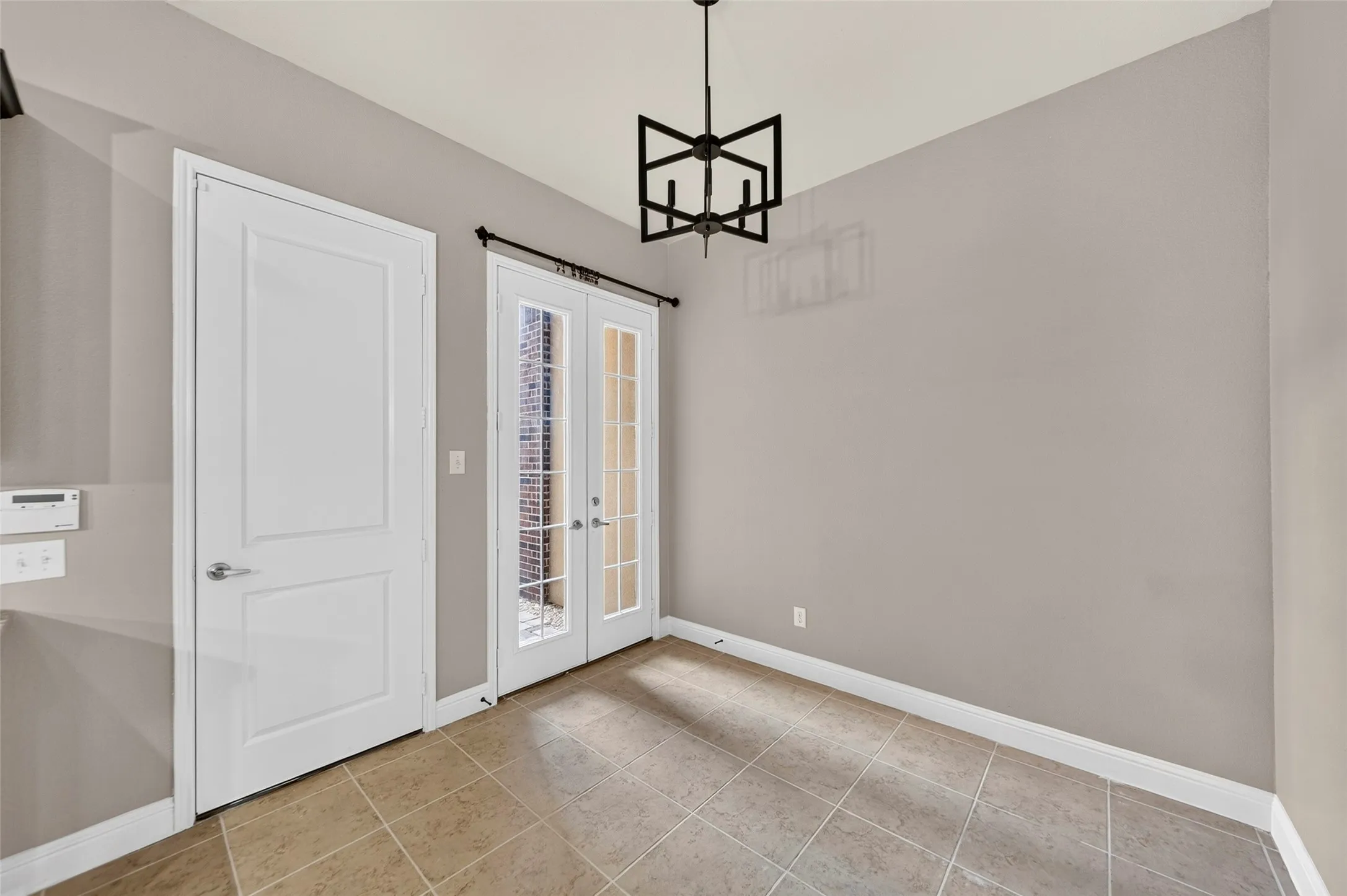 Townhouse For Rent in Dallas County , 8607 Calvin Road, Irving, Texas 75063, 3 Bedroom, 3 Bathroom, 2 Garage spaces, 2,271 Sqft, built in 2012, mls#21372705, Real Estate Agent in Irving, Homes For Rent in Dallas county, Homes For Rent in Irving, Realtor in Irving Texas, Real Estate Brokerage Independent Realty Texas, Luminita Cordes Realtor