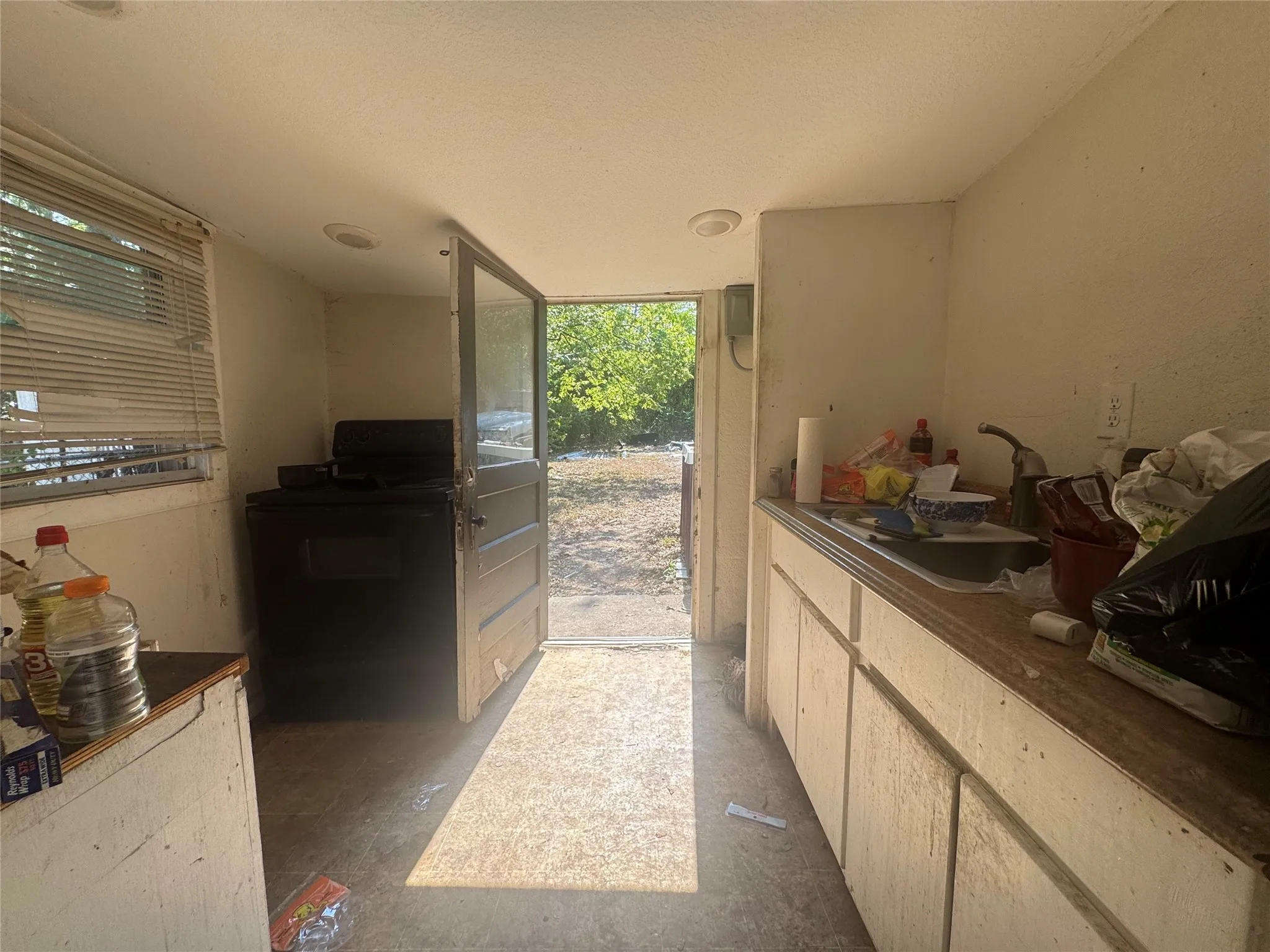Single Family Residence For Sale in Mc Lennan County , 3106 N 15th A Street, Waco, Texas 76708, 2 Bedroom, 1 Bathroom, Garage spaces, 632 Sqft, built in 1948, mls#21372709, Real Estate Agent in Waco, Homes For Sale in Mc Lennan county, Homes For Sale in Waco, Realtor in Waco Texas, Real Estate Brokerage Independent Realty Texas, Luminita Cordes Realtor