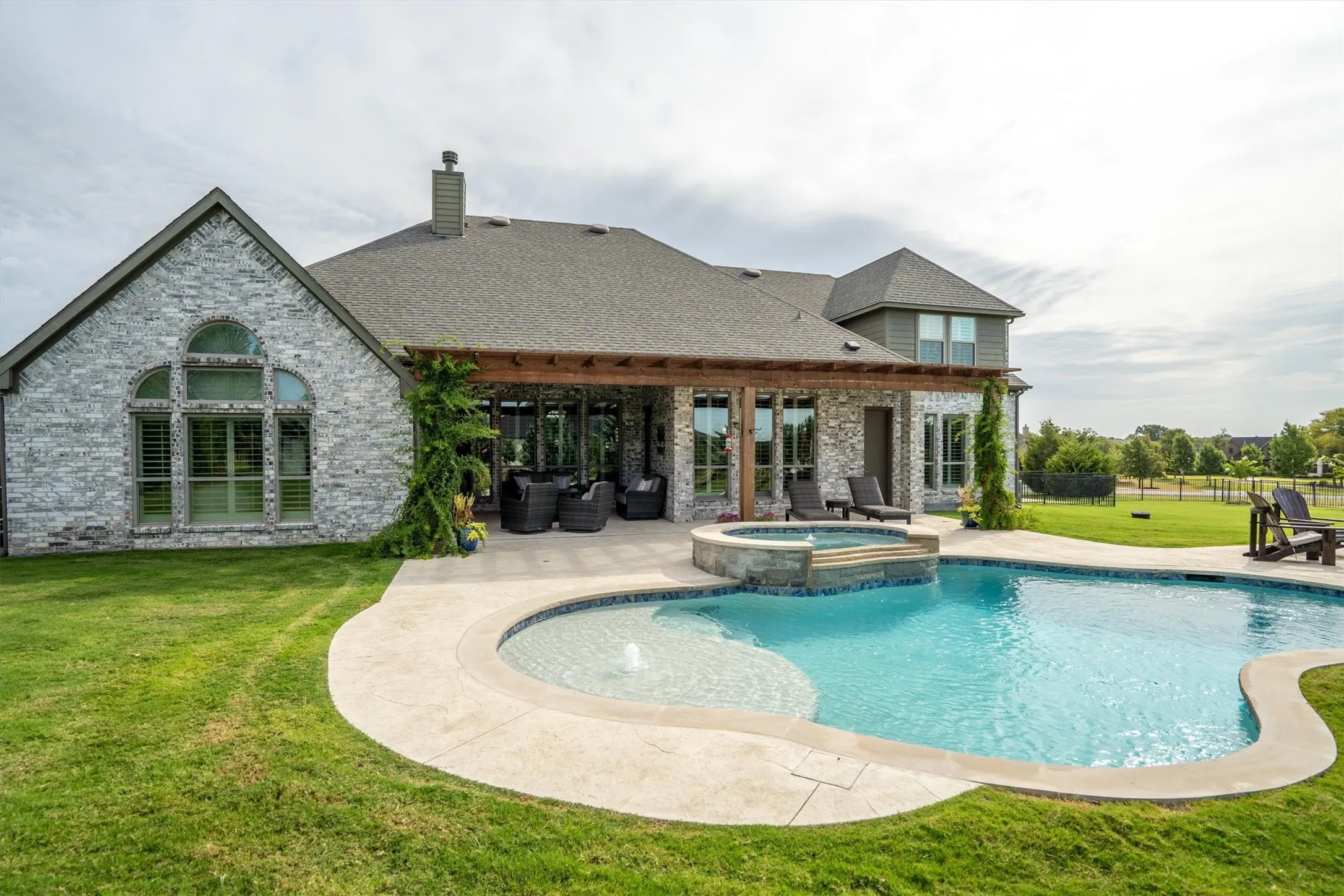 Single Family Residence For Sale in Collin County , 4674 Serenity Trail, Mc Kinney, Texas 75071, 4 Bedroom, 3 Bathroom, 3 Garage spaces, 3,560 Sqft, built in 2016, mls#21372674, Real Estate Agent in Mc Kinney, Homes For Sale in Collin county, Homes For Sale in Mc Kinney, Realtor in Mc Kinney Texas, Real Estate Brokerage Independent Realty Texas, Luminita Cordes Realtor
