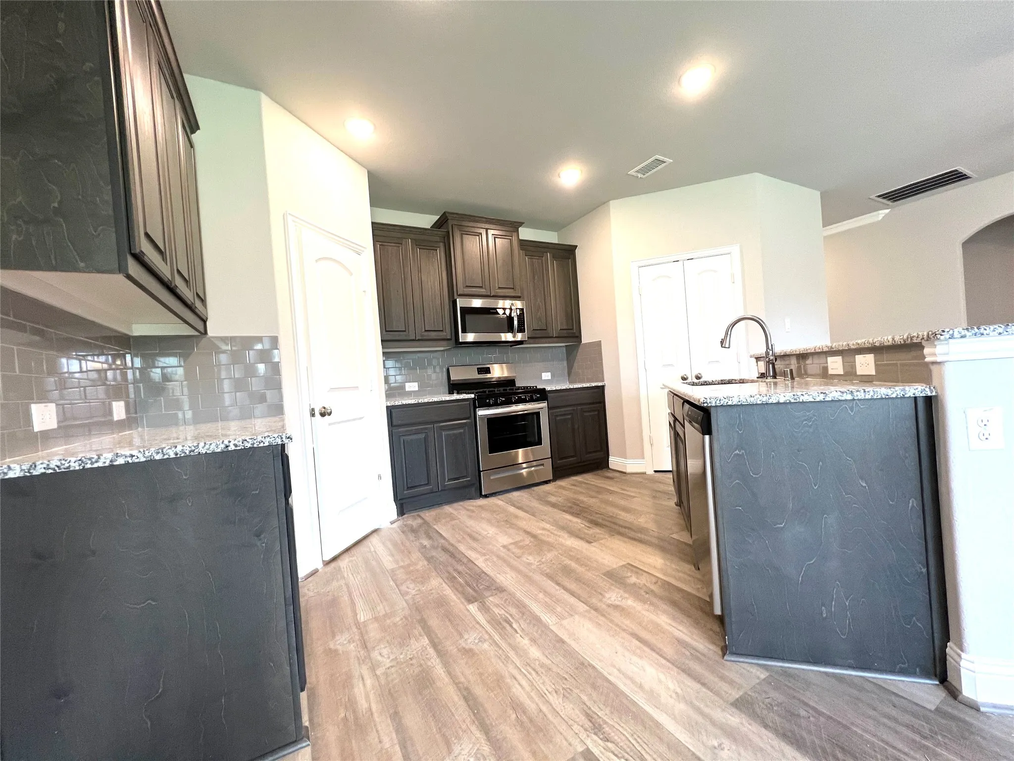 Single Family Residence For Rent in Collin County , 4003 Cottontail Drive, Melissa, Texas 75454, 3 Bedroom, 2 Bathroom, 2 Garage spaces, 1,682 Sqft, built in 2022, mls#21372712, Real Estate Agent in Melissa, Homes For Rent in Collin county, Homes For Rent in Melissa, Realtor in Melissa Texas, Real Estate Brokerage Independent Realty Texas, Luminita Cordes Realtor