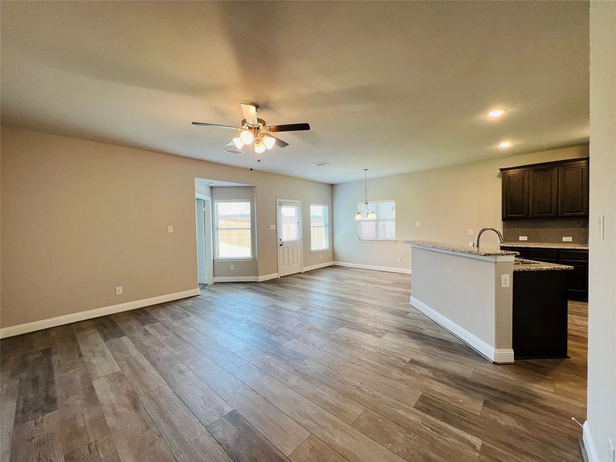 Single Family Residence For Rent in Collin County , 4003 Cottontail Drive, Melissa, Texas 75454, 3 Bedroom, 2 Bathroom, 2 Garage spaces, 1,682 Sqft, built in 2022, mls#21372712, Real Estate Agent in Melissa, Homes For Rent in Collin county, Homes For Rent in Melissa, Realtor in Melissa Texas, Real Estate Brokerage Independent Realty Texas, Luminita Cordes Realtor
