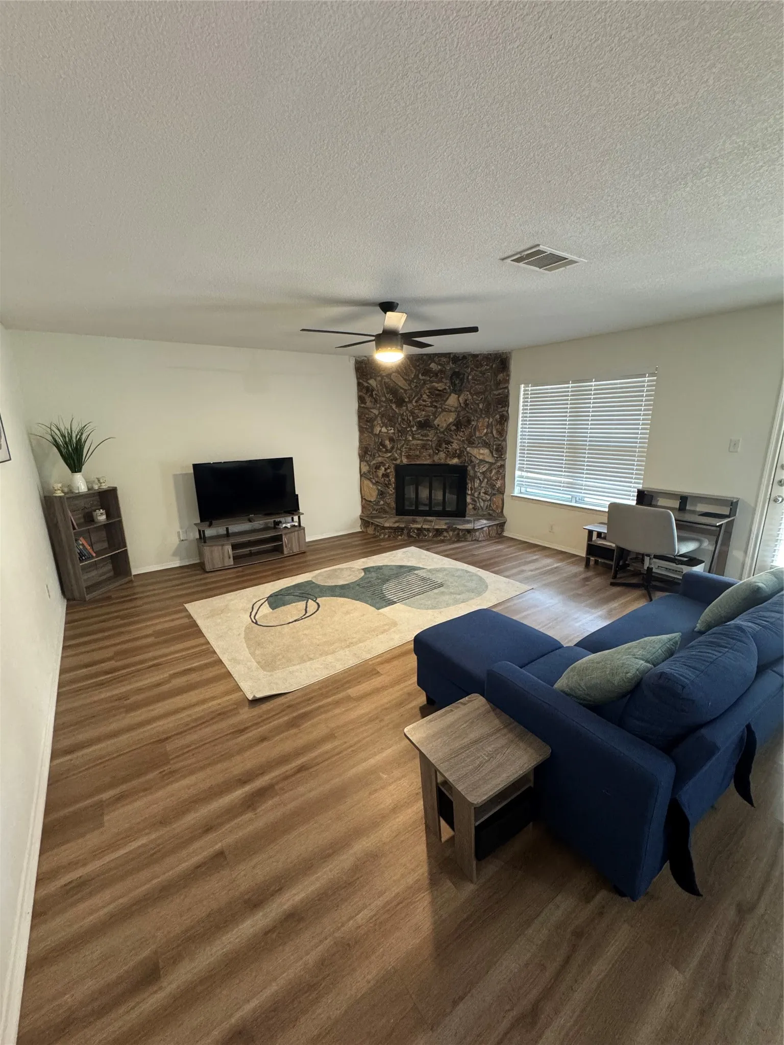Single Family Residence For Rent in Tarrant County , 237 Volunteer Drive, Arlington, Texas 76014, 3 Bedroom, 2 Bathroom, 2 Garage spaces, 1,308 Sqft, built in 1977, mls#21372708, Real Estate Agent in Arlington, Homes For Rent in Tarrant county, Homes For Rent in Arlington, Realtor in Arlington Texas, Real Estate Brokerage Independent Realty Texas, Luminita Cordes Realtor