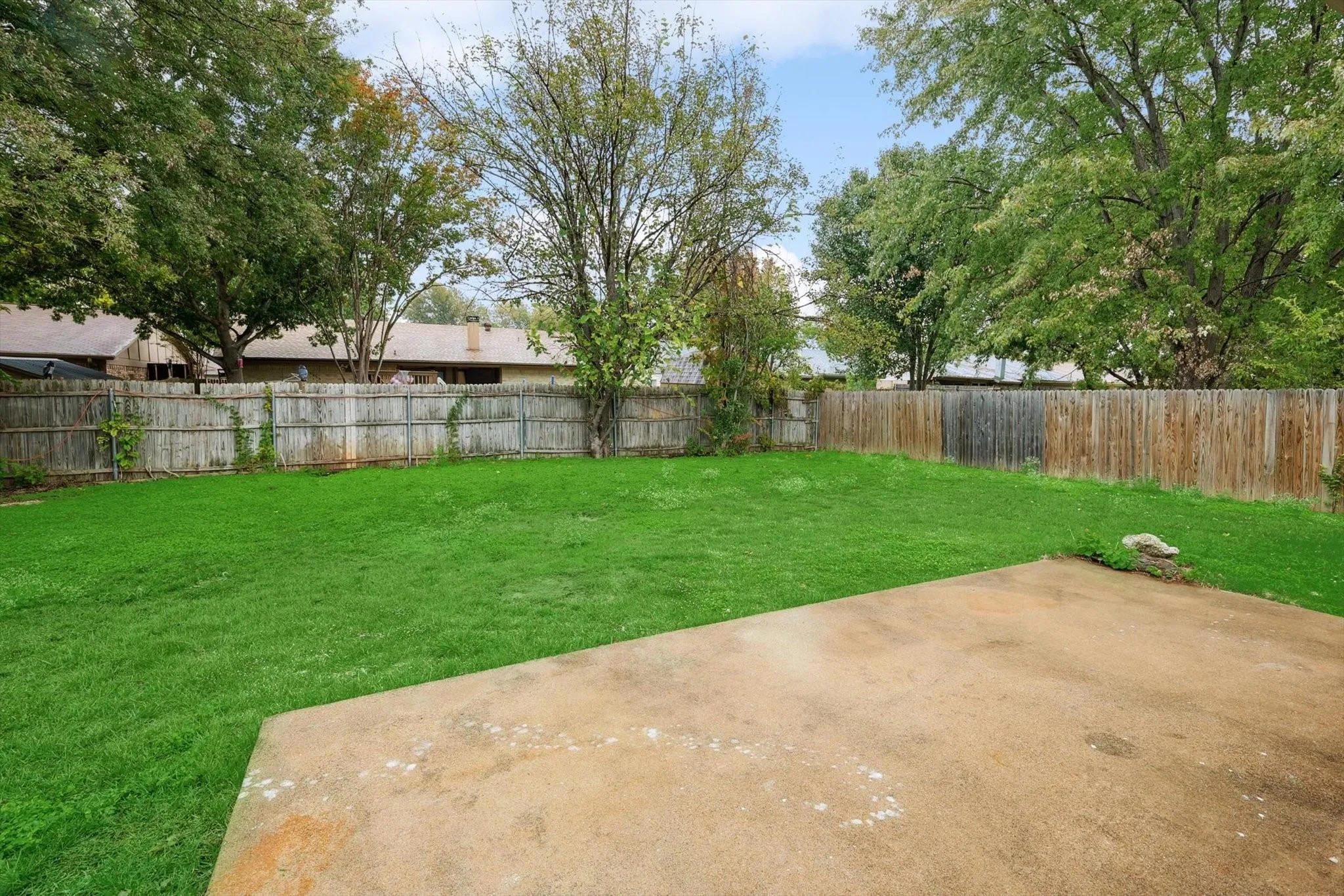 Single Family Residence For Rent in Tarrant County , 237 Volunteer Drive, Arlington, Texas 76014, 3 Bedroom, 2 Bathroom, 2 Garage spaces, 1,308 Sqft, built in 1977, mls#21372708, Real Estate Agent in Arlington, Homes For Rent in Tarrant county, Homes For Rent in Arlington, Realtor in Arlington Texas, Real Estate Brokerage Independent Realty Texas, Luminita Cordes Realtor