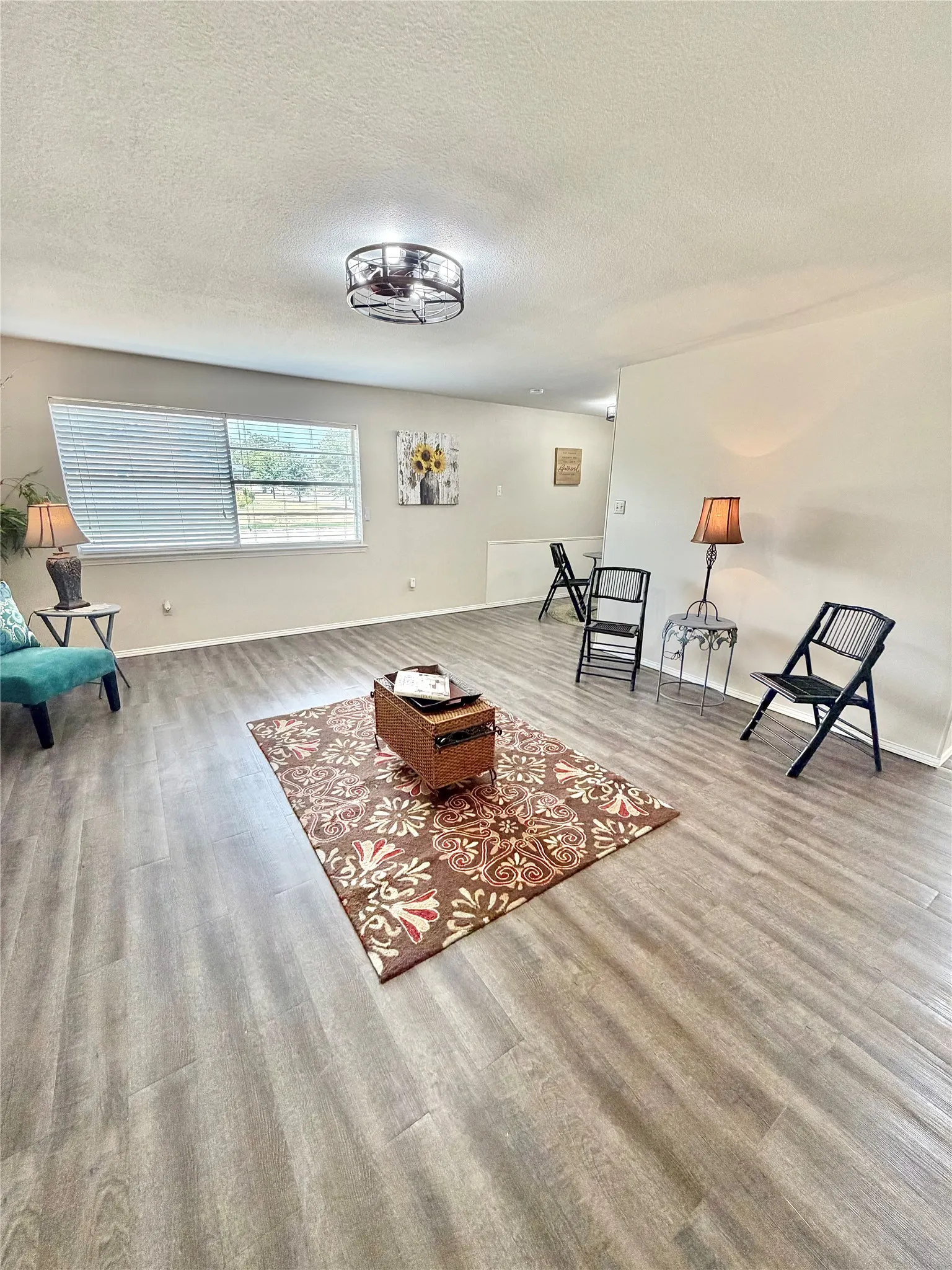 Single Family Residence For Sale in Denton County , 101 Diane Drive, Sanger, Texas 76266, 3 Bedroom, 2 Bathroom, 2 Garage spaces, 1,222 Sqft, built in 1982, mls#21372715, Real Estate Agent in Sanger, Homes For Sale in Denton county, Homes For Sale in Sanger, Realtor in Sanger Texas, Real Estate Brokerage Independent Realty Texas, Luminita Cordes Realtor