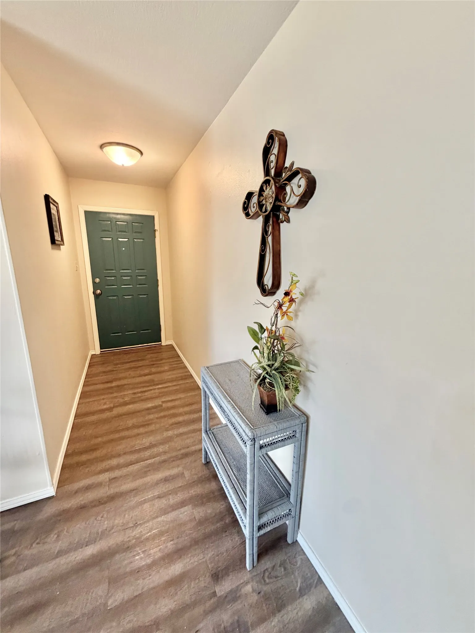 Single Family Residence For Sale in Denton County , 101 Diane Drive, Sanger, Texas 76266, 3 Bedroom, 2 Bathroom, 2 Garage spaces, 1,222 Sqft, built in 1982, mls#21372715, Real Estate Agent in Sanger, Homes For Sale in Denton county, Homes For Sale in Sanger, Realtor in Sanger Texas, Real Estate Brokerage Independent Realty Texas, Luminita Cordes Realtor