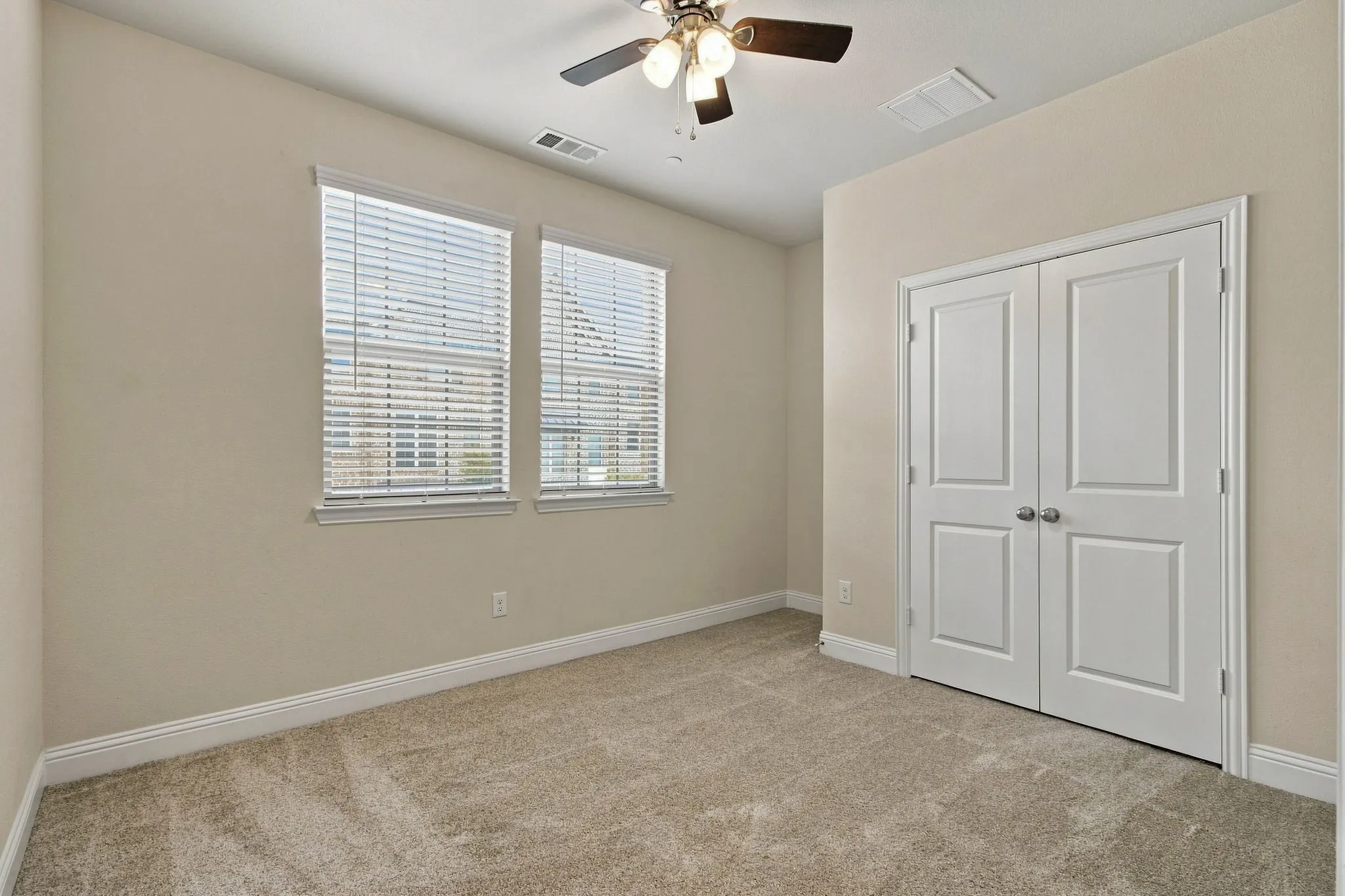 Townhouse For Sale in Denton County , 303 Ferndale Street, Lewisville, Texas 75056, 4 Bedroom, 4 Bathroom, 2 Garage spaces, 1,945 Sqft, built in 2018, mls#21372716, Real Estate Agent in Lewisville, Homes For Sale in Denton county, Homes For Sale in Lewisville, Realtor in Lewisville Texas, Real Estate Brokerage Independent Realty Texas, Luminita Cordes Realtor