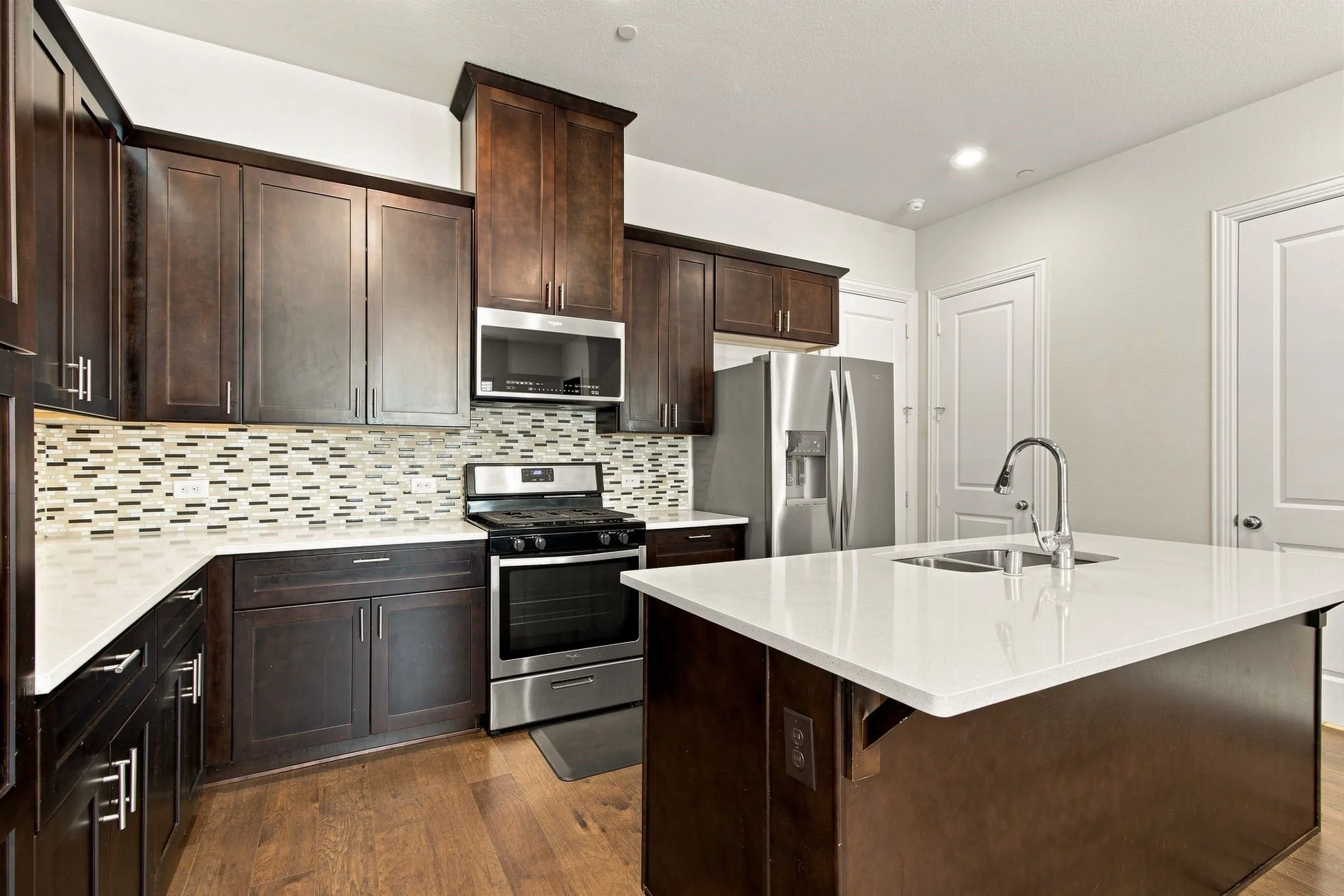 Townhouse For Sale in Denton County , 303 Ferndale Street, Lewisville, Texas 75056, 4 Bedroom, 4 Bathroom, 2 Garage spaces, 1,945 Sqft, built in 2018, mls#21372716, Real Estate Agent in Lewisville, Homes For Sale in Denton county, Homes For Sale in Lewisville, Realtor in Lewisville Texas, Real Estate Brokerage Independent Realty Texas, Luminita Cordes Realtor