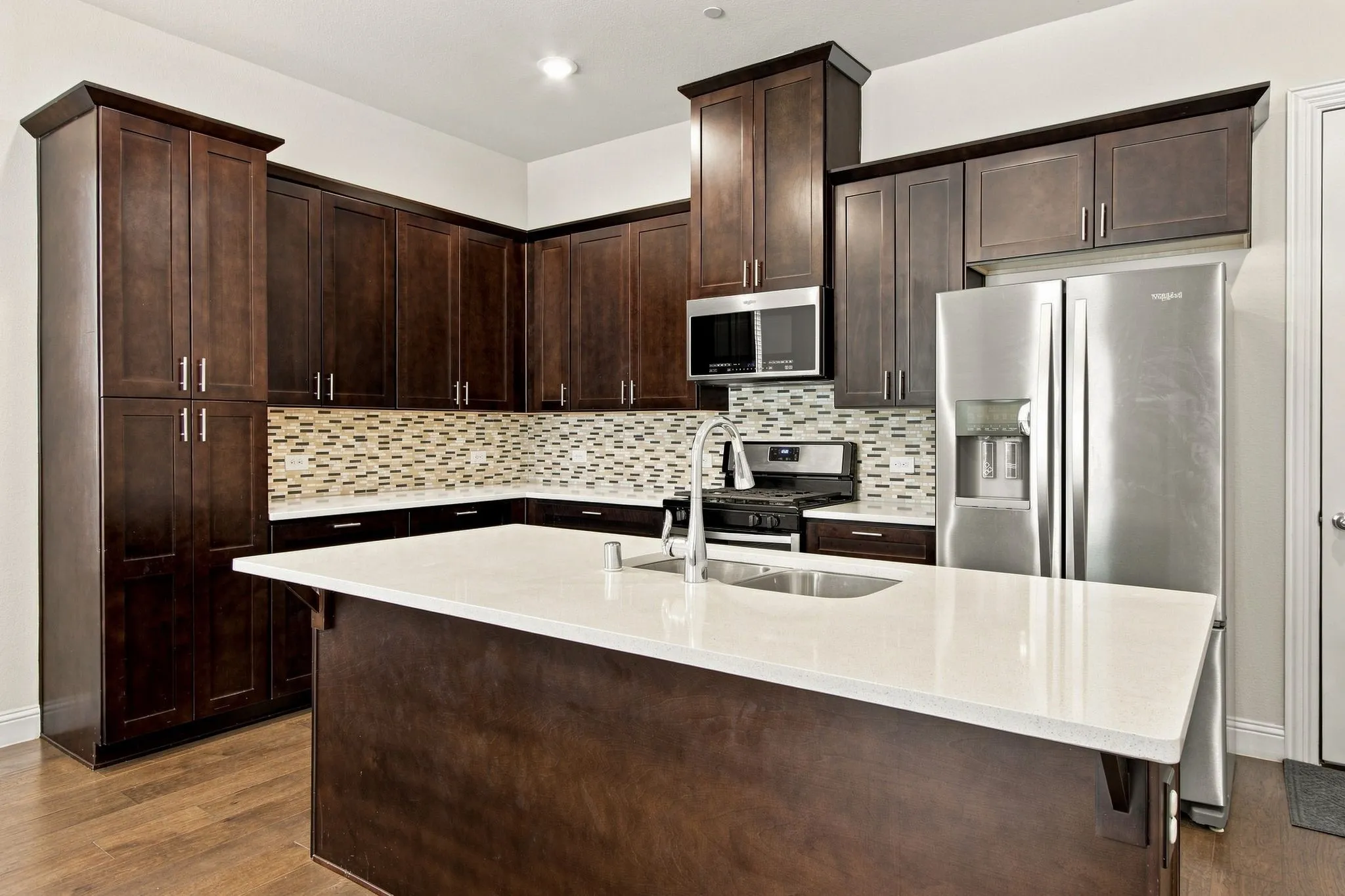 Townhouse For Sale in Denton County , 303 Ferndale Street, Lewisville, Texas 75056, 4 Bedroom, 4 Bathroom, 2 Garage spaces, 1,945 Sqft, built in 2018, mls#21372716, Real Estate Agent in Lewisville, Homes For Sale in Denton county, Homes For Sale in Lewisville, Realtor in Lewisville Texas, Real Estate Brokerage Independent Realty Texas, Luminita Cordes Realtor