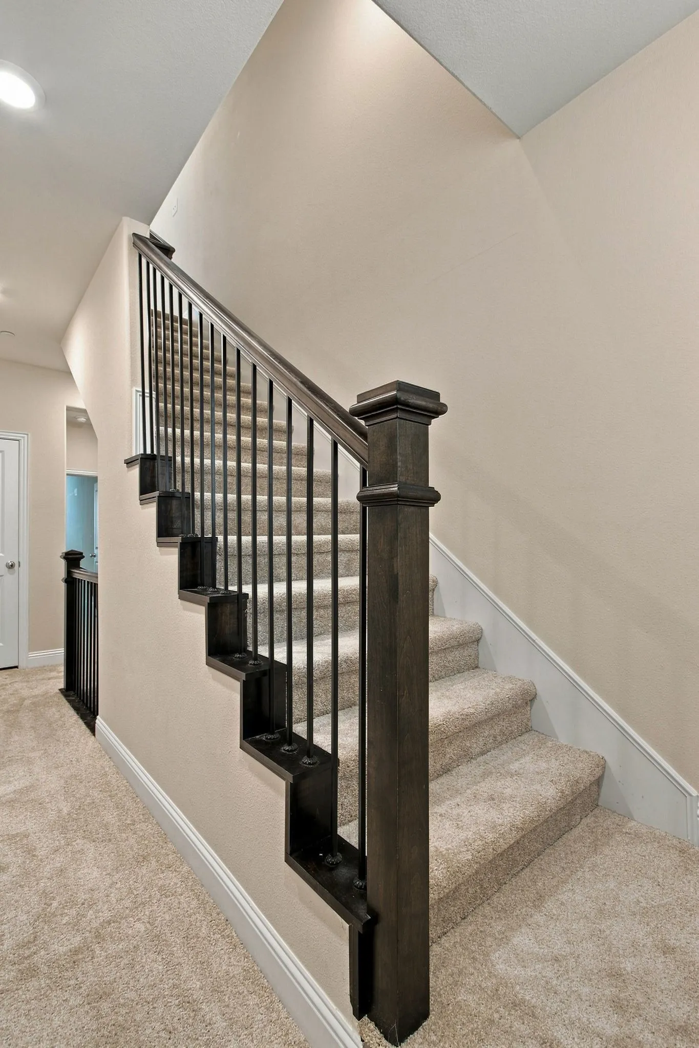 Townhouse For Sale in Denton County , 303 Ferndale Street, Lewisville, Texas 75056, 4 Bedroom, 4 Bathroom, 2 Garage spaces, 1,945 Sqft, built in 2018, mls#21372716, Real Estate Agent in Lewisville, Homes For Sale in Denton county, Homes For Sale in Lewisville, Realtor in Lewisville Texas, Real Estate Brokerage Independent Realty Texas, Luminita Cordes Realtor